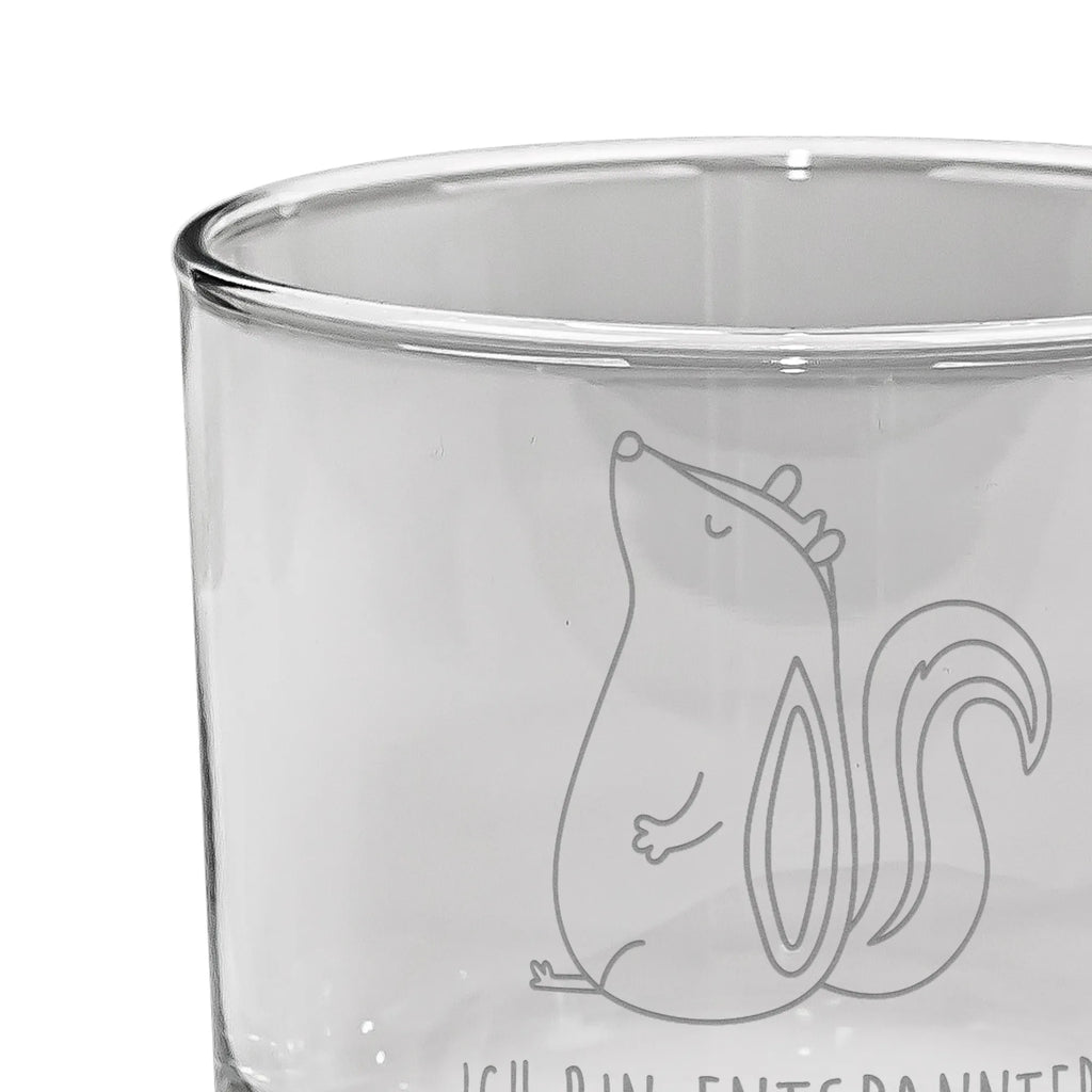 Whiskey Glas Stinktier Sitzen Whiskey Glas, Whiskeyglas mit Spruch, Whiskygläser, Whiskey Tumbler, Edle Whiskygläser, Gravur Whiskyglas, Whisky Gläser, Whiskey Glas mit Gravur, Whiskeylgas, Whiskyglas mit Gravur, Whiskey Glas mit Sprüchen, Stinktier, Skunk, Raubtier, Stinki, Büro, Besserwisser, Spruch, Wildtier, Recht, Stinker
