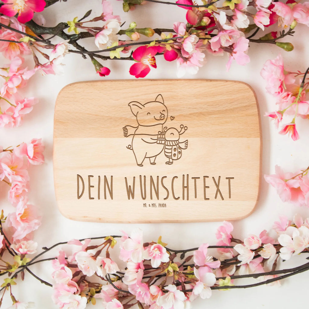 Personalisiertes Frühstücksbrett Glühschwein Smörle Frühstücksplatte mit Namen, Holzschneidebrett mit Namen, Personalisiertes Küchenbrettchen, Personalisiertes Holzschneidebrett, Schneidebrett Wunschname, Personalisiertes Schneidebrett Holz, Holzbrett mit Namen, Küchenbrett mit Namen, Personalisiertes Servierbrett, Personalisiertes Brotbrett, Schneidebrett Holz mit Namen, Personalisiertes Holzbrett, Frühstücksbrett mit Namen, Personalisiertes Küchenbrett, Brotbrett mit Namen, Personalisiertes Frühstücksbrett, Personalisierte Servierplatte, Servierplatte mit Namen, Personalisiertes Schneidebrett, Schneidebrett gravieren, Schneidebrett mit Namen, Küchenbrettchen mit Namen, Servierbrett mit Namen, Frühstücksbrettchen mit Namen, Personalisierte Frühstücksplatte, FPersonalisiertes rühstücksbrettchen, Winter, Weihnachten, Weihnachtsdeko, Nikolaus, Advent, Heiligabend, Wintermotiv, Winterlicher Glühwein Spruch, Herzliches Marienkäfer Motiv, Handgezeichnetes Glühschwein, Romantische Geschenkidee Glühwein, Süßer Marienkäfer gibt Geschenk, Smörle der stolze Marienkäfer, Glühwein ist köstlich Spruch, Marienkäfer in Winterkleidung, Glühwein Liebhaber Geschenk, Kreatives Glühschwein Design