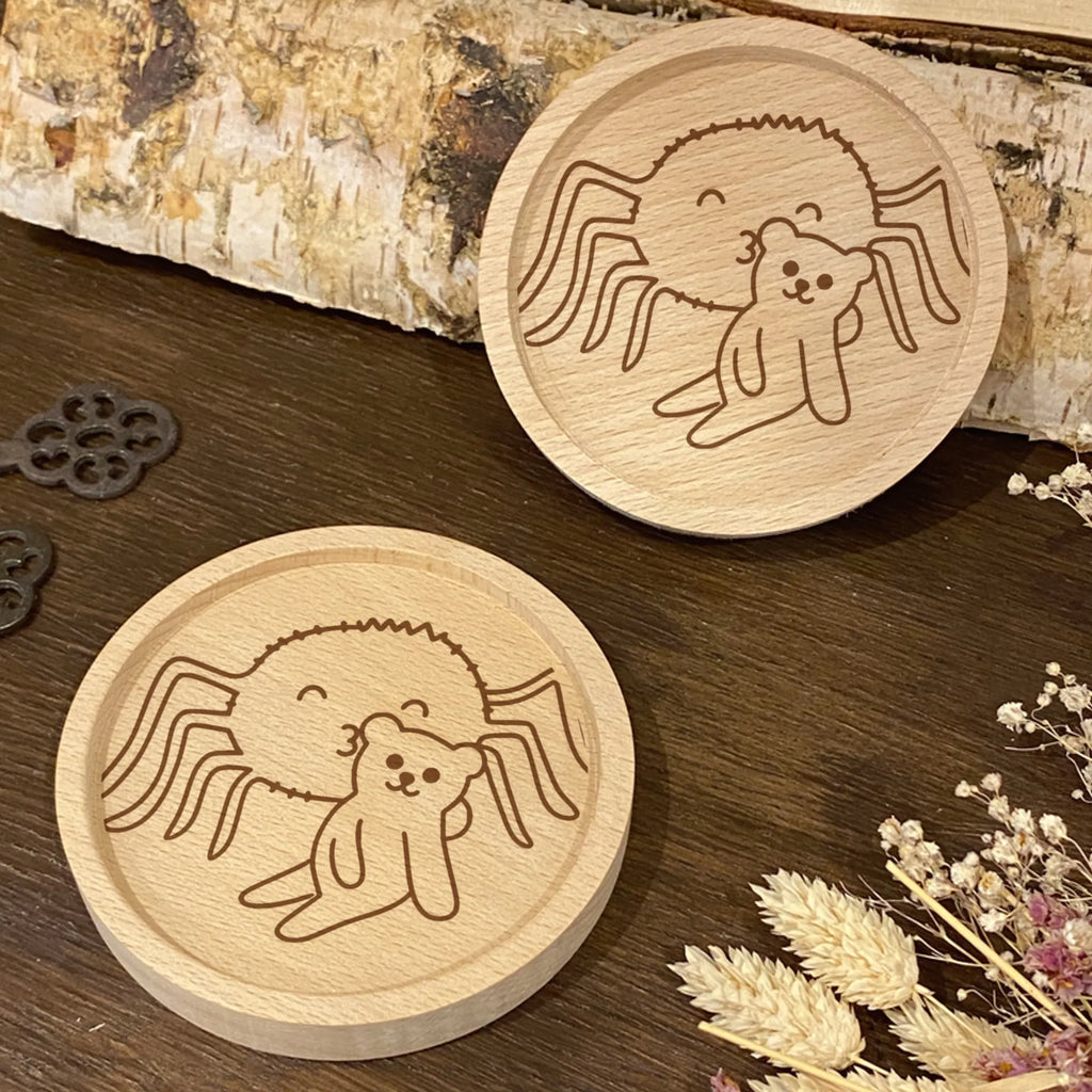 Holz Untersetzer Spinne Agathe Teddy Untersetzer, Gravierte Untersetzer, Untersetzer graviert, Holz Untersetzer, Spinne Agathe, Spinne, Agathe, Videos, Merchandise, Liebesgeschenk, Miteinander, Dankeschön, Freundschaft, Teddy, Treue, Liebesbeweis, Verliebt