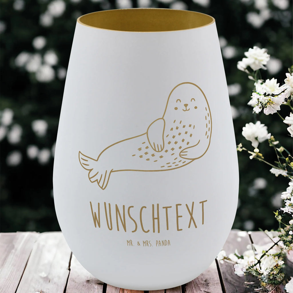Gold Windlicht Personalisiert Robbe Lachen Kerzenhalter Gold Mit Gravur, Windlicht Mit Widmung Goldfarben, Windlicht Gold Romantisch Mit Gravur, Windlicht Gold Mit Spruch, Windlicht Goldfarben Mit Personalisierung, Windlicht Mit Gravur Goldfarben, Windlicht Aus Metall Gold Mit Gravur, Goldener Teelichthalter Mit Wunschtext, Windlicht In Gold Personalisiert, Windlicht Mit Persönlicher Botschaft Gold, Windlicht Gold Geschenk Personalisiert, Windlicht Gold Mit Liebevollem Spruch, Luxuriöses Windlicht In Gold Personalisiert, Personalisiertes Windlicht Gold, Tischdeko Windlicht Gold Mit Namen, Windlicht Gold Mit Namen, Laterne Gold Mit Personalisierung, Edles Windlicht Goldfarben Mit Text, Windlicht Gold Für Weihnachten Mit Spruch, Gold Windlicht Hochzeit Mit Wunschtext, Windlicht Mit Wunschtext Gold, Windlicht Mit Initialen In Gold, Deko Windlicht Gold Mit Namen, Windlicht Gold Für Innenbereich Mit Wunschtext, Windlicht Aus Glas Gold Mit Text, Tiermotive, Gute Laune, lustige Sprüche, Tiere, Meerestier, Nordsee, Robbe, Robben, Seehund, Ostsee, Strand