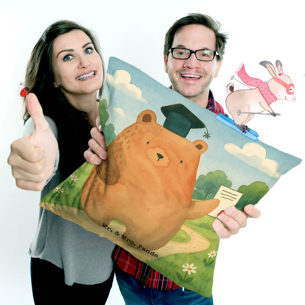 40x40 Kissen Bär Prüfung Design Kissenhülle, Kopfkissen, Sofakissen, Dekokissen, Motivkissen, sofakissen, sitzkissen, Kissen, Kissenbezüge, Kissenbezug 40x40, Kissen 40x40, Kissenhülle 40x40, Zierkissen, Couchkissen, Dekokissen Sofa, Sofakissen 40x40, Dekokissen 40x40, Kopfkissen 40x40, Kissen 40x40 Waschbar, Bär, Teddy, Teddybär, Abitur, Prüfungen, Prüfung bestanden, Abschluss, Zeugnis, Abschlusszeugnis
