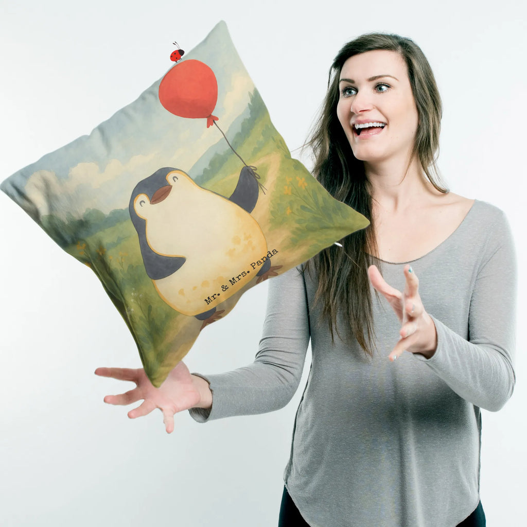 40x40 Kissen Pinguin Luftballon Design Zierkissen, Kopfkissen, Sofakissen, Motivkissen, Kissen 40x40, Kissen, Kissen 40x40 Waschbar, Kissenhülle, Sofakissen 40x40, Dekokissen 40x40, Kissenbezüge, Dekokissen, Kissenbezug 40x40, Kopfkissen 40x40, sitzkissen, Dekokissen Sofa, sofakissen, Couchkissen, Kissenhülle 40x40, Pinguin, Tagträume, Luftballon, Geschenkidee, Neustart, Motivation, beste Freundin, Lebenslust, Pinguine, neues Leben, Geschenk Freundin, Glück, Liebe