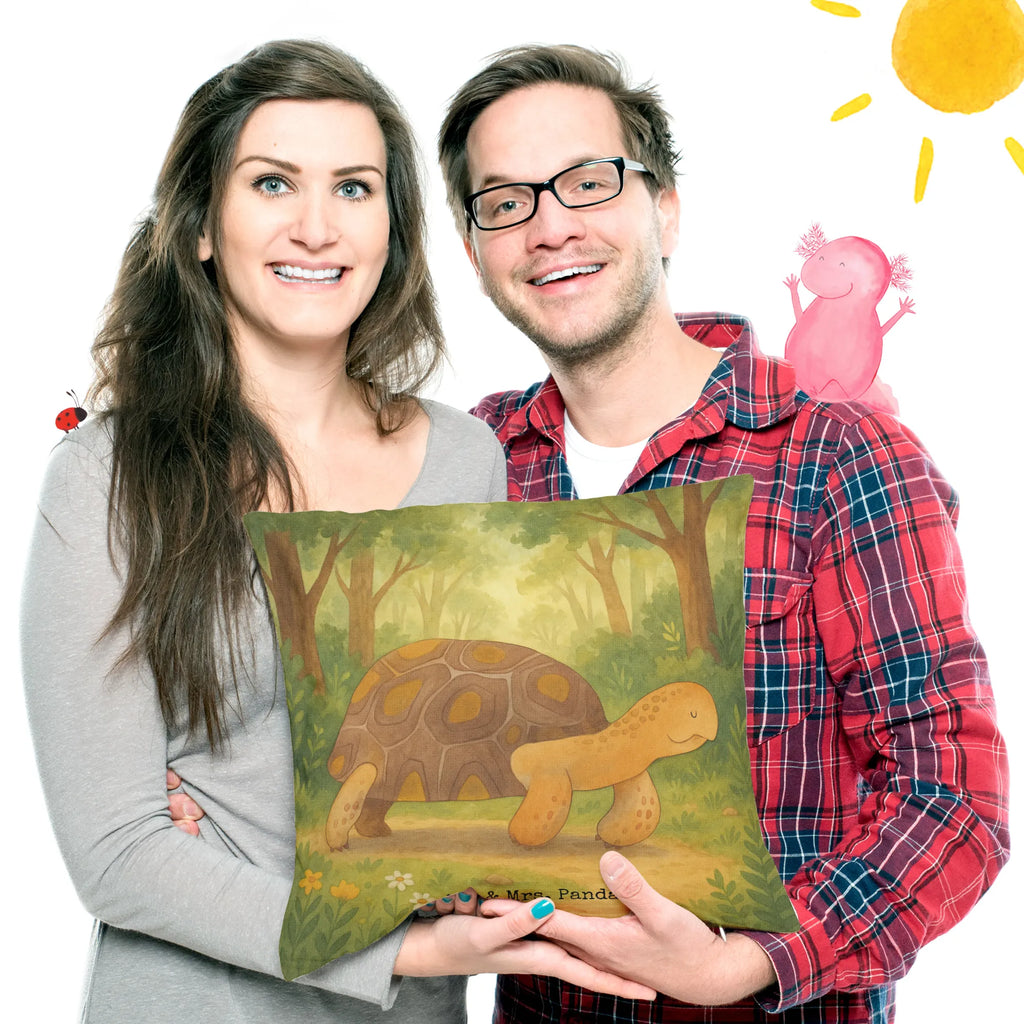 40x40 Kissen Schildkröte Marschieren Design Dekokissen 40x40, Dekokissen, Sofakissen, Kissenbezüge, Kissen 40x40 Waschbar, Zierkissen, Kissenhülle, Kissen, Sofakissen 40x40, Dekokissen Sofa, Couchkissen, Kissenhülle 40x40, Kissenbezug 40x40, Motivkissen, sitzkissen, Kissen 40x40, sofakissen, Kopfkissen 40x40, Kopfkissen, Meerestiere, Meer, Urlaub, get lost, Lieblingsmensch, Schildkröten, Abenteuer, Motivation, Neustart, Reiselust, Inspiration, Schildkröte