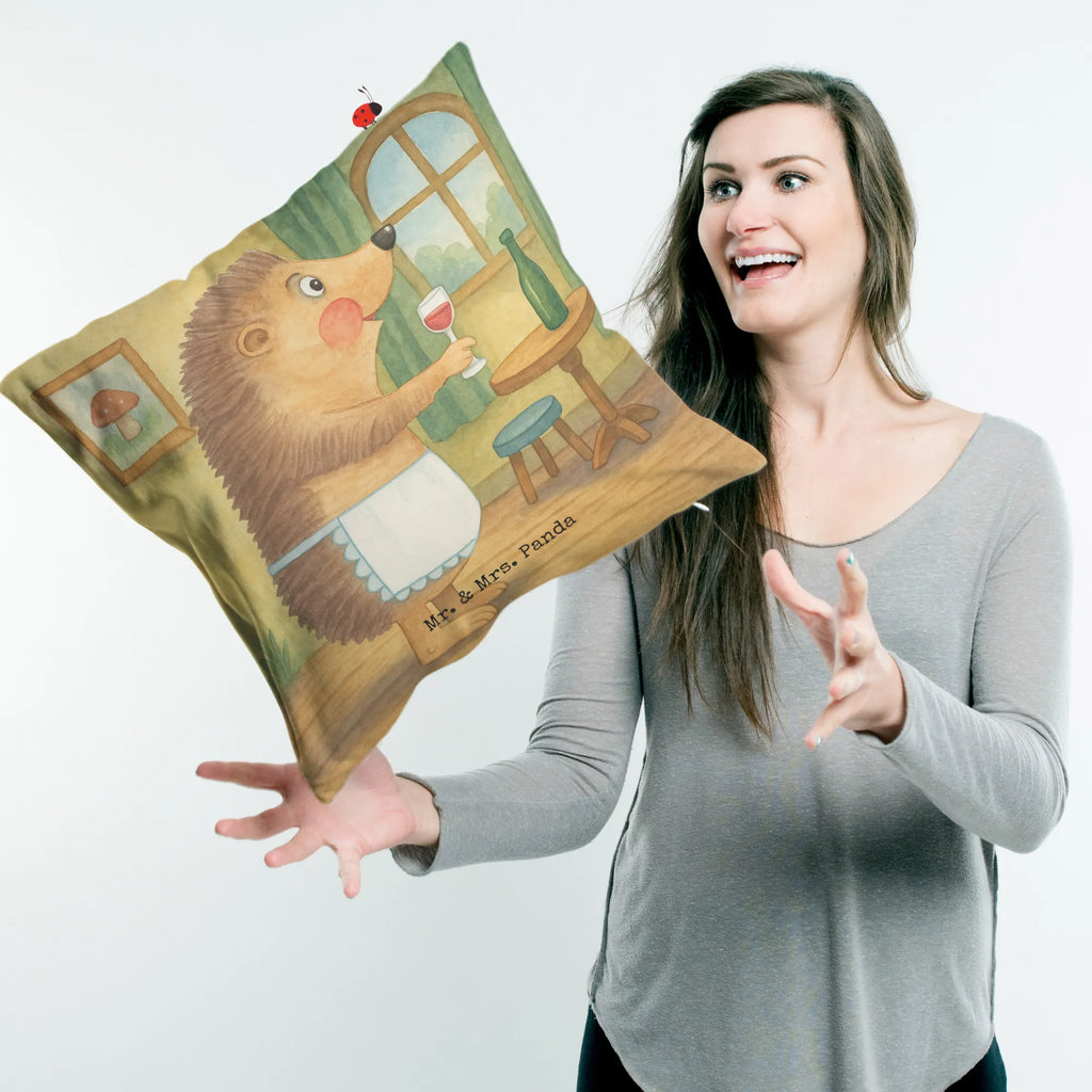 40x40 Kissen Igel Wein Design Kissenhülle, Kopfkissen, Sofakissen, Dekokissen, Motivkissen, sofakissen, sitzkissen, Kissen, Kissenbezüge, Kissenbezug 40x40, Kissen 40x40, Kissenhülle 40x40, Zierkissen, Couchkissen, Dekokissen Sofa, Sofakissen 40x40, Dekokissen 40x40, Kopfkissen 40x40, Kissen 40x40 Waschbar, Tiermotive, Gute Laune, lustige Sprüche, Tiere, Wein Spruch, Igel, Geschenk Weintrinker, Geschenk Weinliebhaber, Wein Deko, Weinglas, Rotwein, Weißwein, Wein trinken