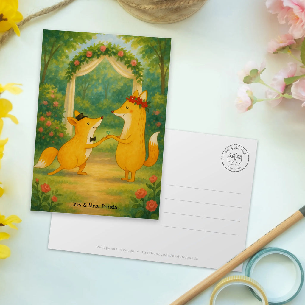 Postkarte Füchse Hochzeit Design Postkarte, Karte, Geschenkkarte, Grußkarte, Einladung, Ansichtskarte, Geburtstagskarte, Einladungskarte, Dankeskarte, Ansichtskarten, Einladung Geburtstag, Einladungskarten Geburtstag, Hochzeit, Hochzeitsgeschenk, Ehe, Hochzeitsfeier, Trauung, Trauungsgeschenk, Hochzeitskarte, Verlobungsfeier, Verlobungsgeschenk, Hochzeitsgeschenkideen, Hochzeitsgeschenke für Brautpaar