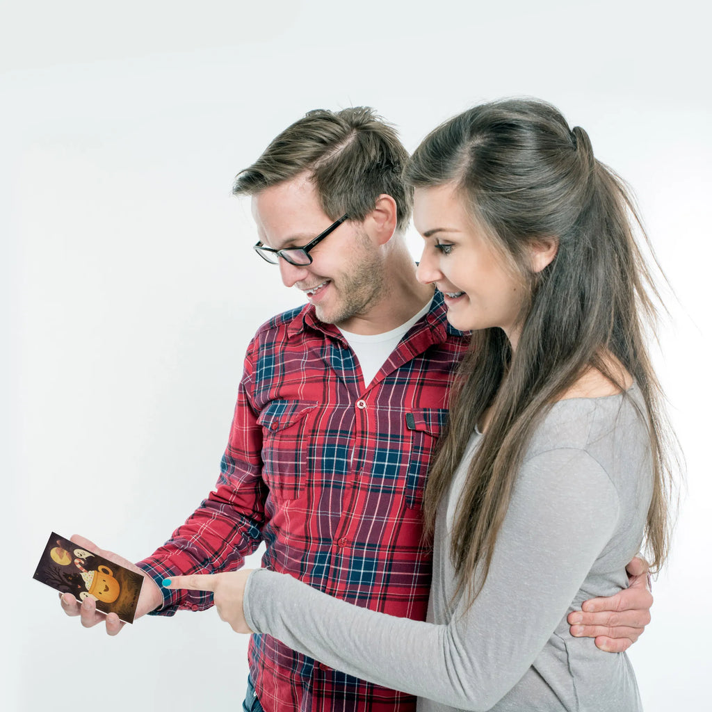 Postkarte Kaffee Gespenst Design Postkarte, Karte, Geschenkkarte, Grußkarte, Einladung, Ansichtskarte, Geburtstagskarte, Einladungskarte, Dankeskarte, Ansichtskarten, Einladung Geburtstag, Einladungskarten Geburtstag, Halloween, Deko, Martinssingen, Dekoration, Geschenke, Schenken, Halloween Deko, Trick or Treat, Süßes sonst gibt's saures, Pumpkin spiced Latte, Kaffee, Gespenst