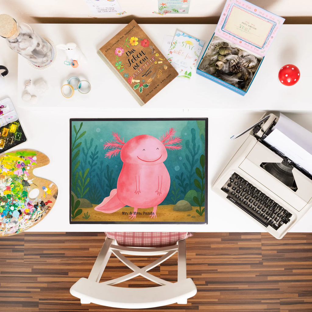 Schreibtischunterlage Axolotl Glücklich Design Schreibunterlage, Schreibtischauflage, Bürobedarf, Büroartikel, Schreibwaren, Schreibtisch Unterlagen, Schreibtischunterlage Groß, Axolotl, Molch, Axolot, Schwanzlurch, Lurch, Lurche, Motivation, gute Laune