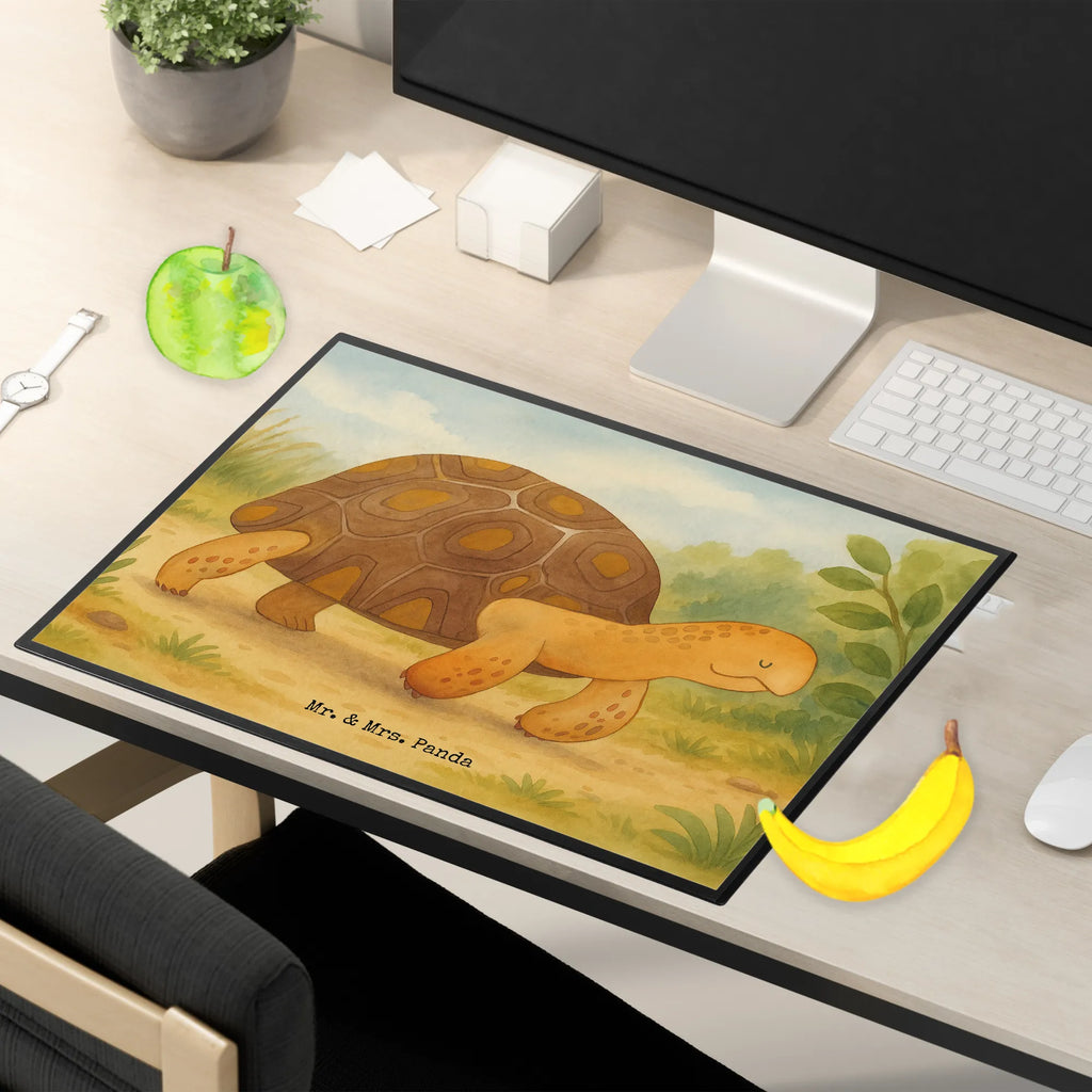 Schreibtischunterlage Schildkröte Marschieren Design Schreibunterlage, Schreibtischauflage, Bürobedarf, Büroartikel, Schreibwaren, Schreibtisch Unterlagen, Schreibtischunterlage Groß, Meerestiere, Meer, Urlaub, Schildkröte, Schildkröten, get lost, Abenteuer, Reiselust, Inspiration, Neustart, Motivation, Lieblingsmensch