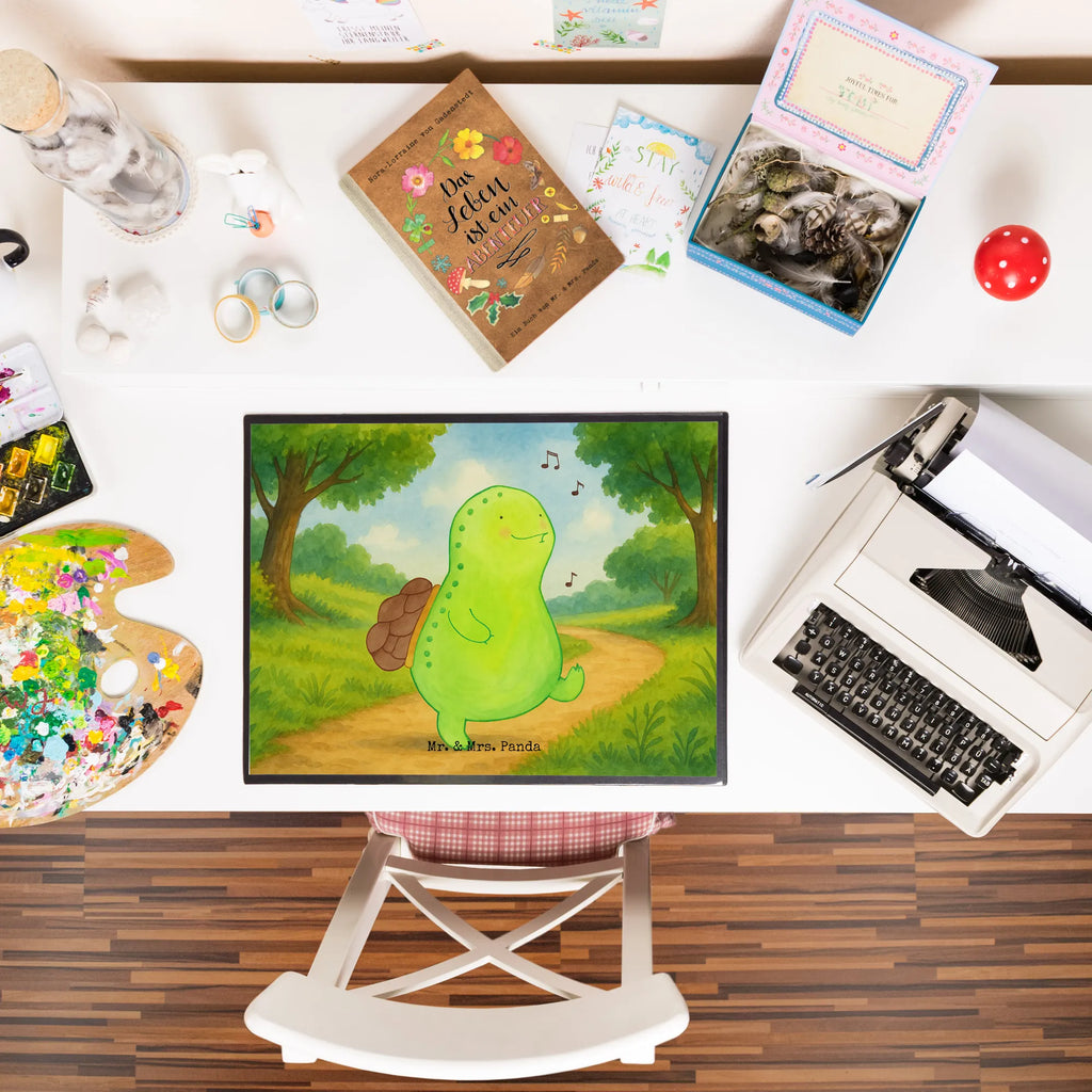 Schreibtischunterlage Schildkröte Pfeifen Design Schreibunterlage, Schreibtischauflage, Bürobedarf, Büroartikel, Schreibwaren, Schreibtisch Unterlagen, Schreibtischunterlage Groß, Schildkröte, Schildi, Schildkröten, fröhlich, Glück, Motivation, Lebensfreude, Depression, Trennung, Neuanfang