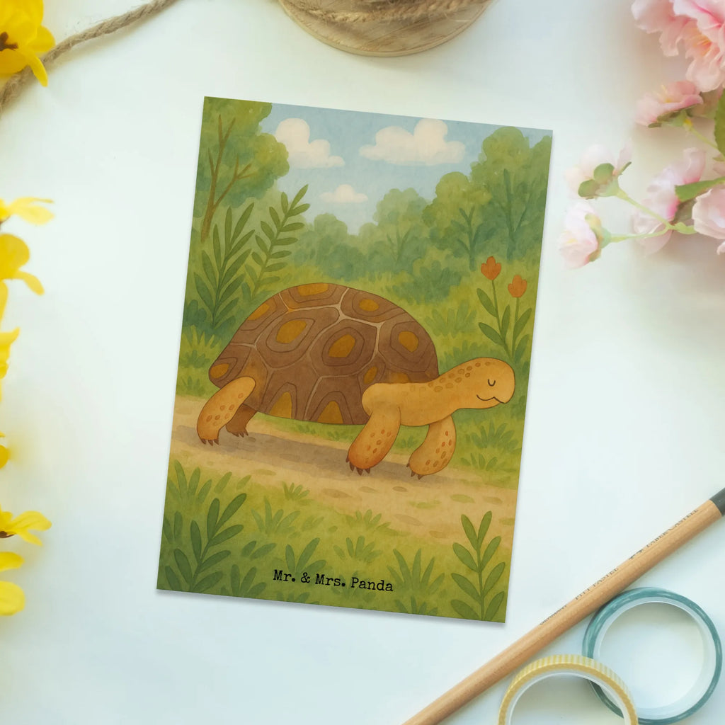 Postkarte Schildkröte Marschieren Design Postkarte, Karte, Geschenkkarte, Grußkarte, Einladung, Ansichtskarte, Geburtstagskarte, Einladungskarte, Dankeskarte, Ansichtskarten, Einladung Geburtstag, Einladungskarten Geburtstag, Meerestiere, Meer, Urlaub, Schildkröte, Schildkröten, get lost, Abenteuer, Reiselust, Inspiration, Neustart, Motivation, Lieblingsmensch