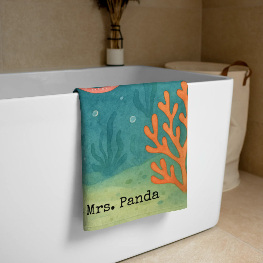 XL Badehandtuch Tintenfisch Design XL Handtuch, Großes Handtuch, Extra Großes Handtuch, Handtuch Übergröße, Badehandtuch XL, Duschtuch XL, Saunatuch XL, Badetuch Extra Groß, Weiches XL Handtuch, Saugfähiges Großes Handtuch, Flauschiges Handtuch XL, Handtuch Für Erwachsene XL, Handtuch Für Große Personen, Großes Handtuch Für Badezimmer, Handtuch Für Dusche XL, Handtuch Für Sauna Groß, Handtuch Für Strand XL, Handtuch Für Wellness, Handtuch Groß Für Sport, Handtuch XL Für Männer, Handtuch XL Für Frauen, Handtuch XL Für Kinder, Handtuch XL Aus Baumwolle, XL Handtuch Aus Bio Baumwolle, Mikrofaser Handtuch XL, Nachhaltiges Handtuch XL, Umweltfreundliches Handtuch Groß, Waschbares Handtuch XL, Pflegeleichtes Handtuch Groß, Strapazierfähiges XL Handtuch, XL Handtuch Mit Muster, Großes Handtuch Unifarben, XL Handtuch Weiß, XL Handtuch Grau, XL Handtuch Bunt, Handtuch XL Modern, Handtuch XL Klassisch, Design Handtuch XL, Handtuch XL Geschenkidee, Tiermotive, Gute Laune, lustige Sprüche, Tiere, Meer, Meerestier, Krake, Tintenfisch, Arme, Wasser, Ozean