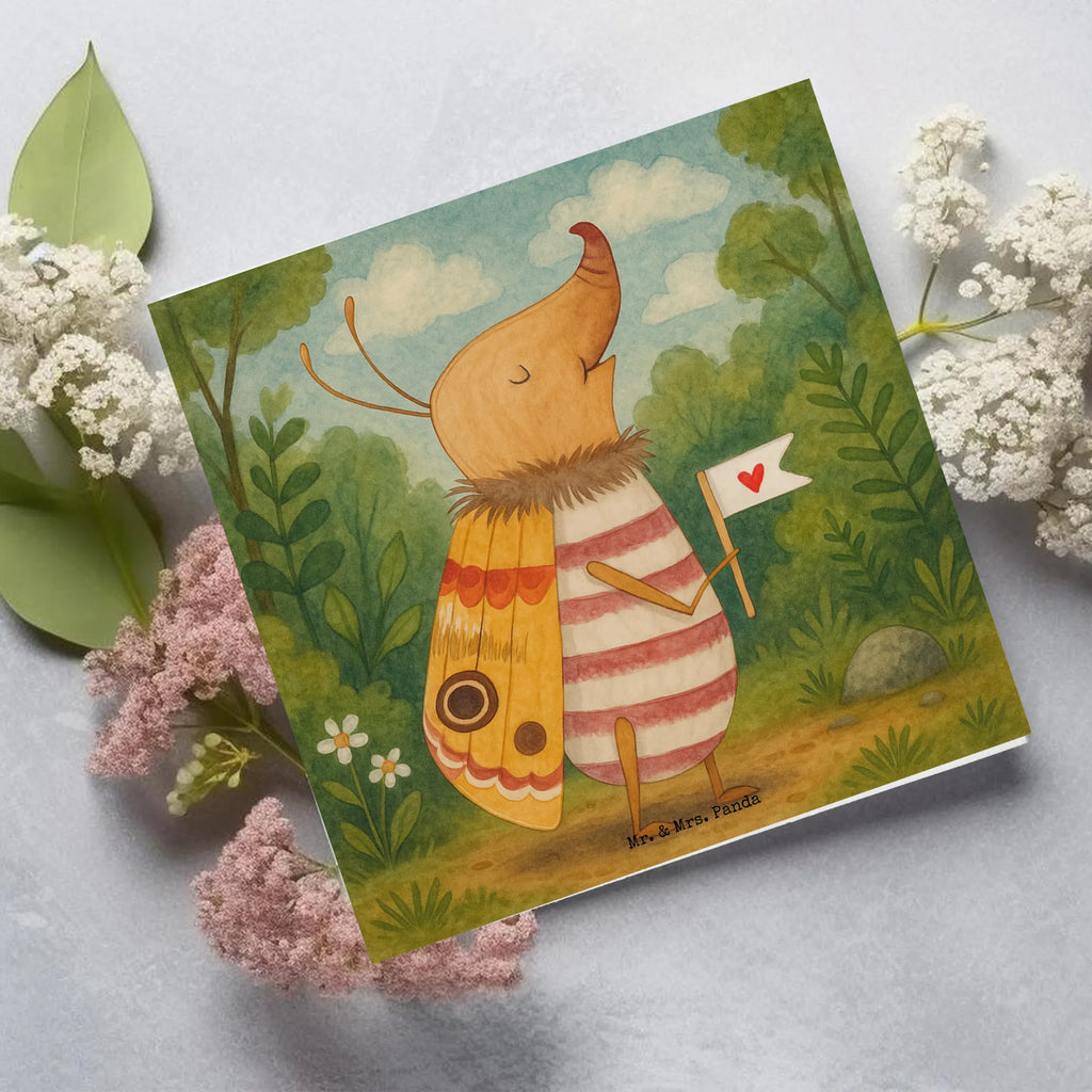 Deluxe Karte Nachtfalter Fähnchen Design Karte, Grußkarte, Klappkarte, Einladungskarte, Glückwunschkarte, Hochzeitskarte, Geburtstagskarte, Hochwertige Grußkarte, Hochwertige Klappkarte, Tiermotive, Gute Laune, lustige Sprüche, Tiere, Nachtfalter, Käfer, Spruch lustig, Spruch witzig, süß, niedlich, Küche Deko, Was kostet die Welt