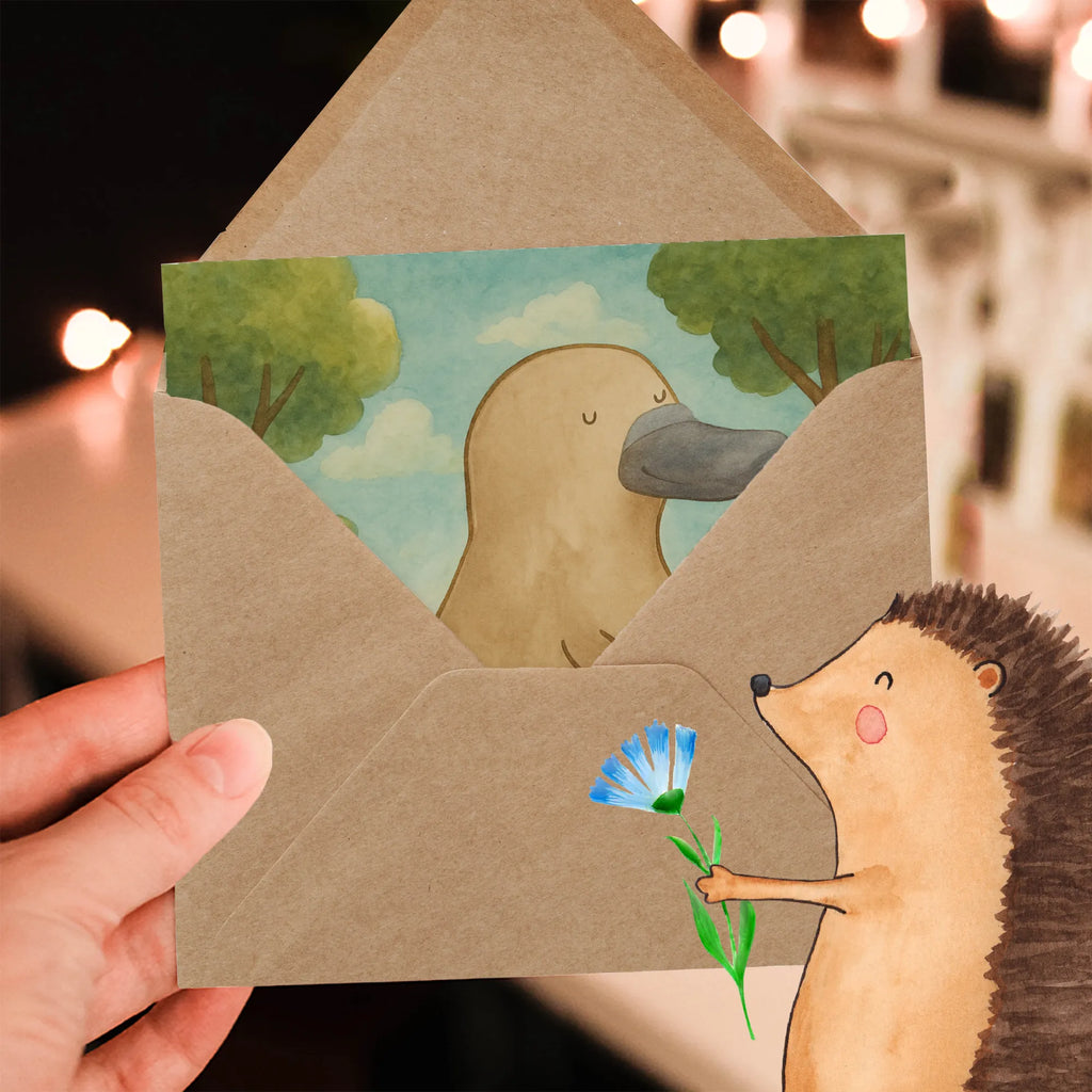 Deluxe Karte Schnabeltier Mut Design Karte, Grußkarte, Klappkarte, Einladungskarte, Glückwunschkarte, Hochzeitskarte, Geburtstagskarte, Hochwertige Grußkarte, Hochwertige Klappkarte, Meerestiere, Meer, Urlaub, Schnabeltier, Mut, mutig, Lebensweisheit, Schnabeltiere, Motivation, Training, Büro, Arbeit, Neuanfang, Neustart, Weltreise, Raodtrip