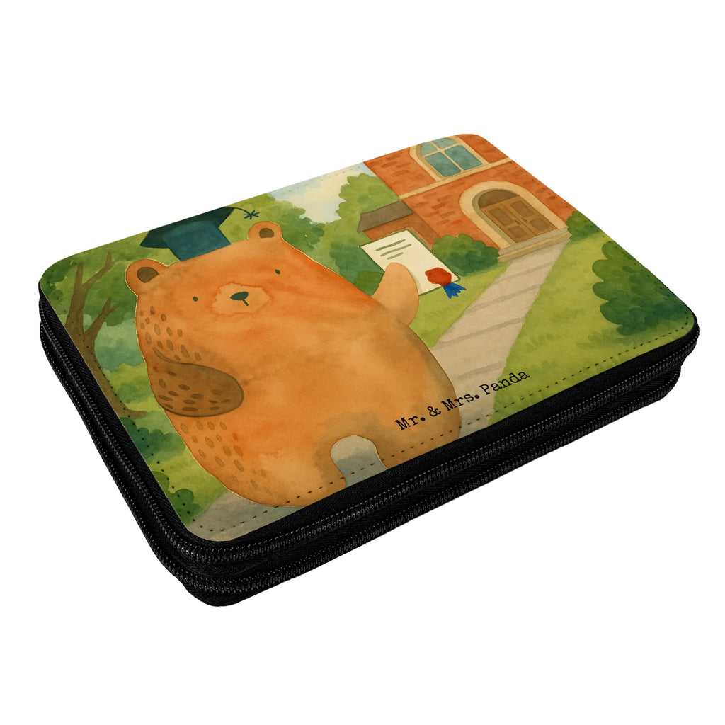 Federmappe Bär Prüfung Design Federmappe, Stiftetasche, Stifte Etui, Schule, Einschulung, Geschenk, Kind, Schüler, Schülerin, Stifterolle, Federmäppchen, Motiv, Grundschule, Federmäppchen bedruckt, Büro Stifte Etui, Bestückte Federmappe, Kinder Federmappe, Federmappe Einschulung, Bär, Teddy, Teddybär, Abitur, Prüfungen, Prüfung bestanden, Abschluss, Zeugnis, Abschlusszeugnis
