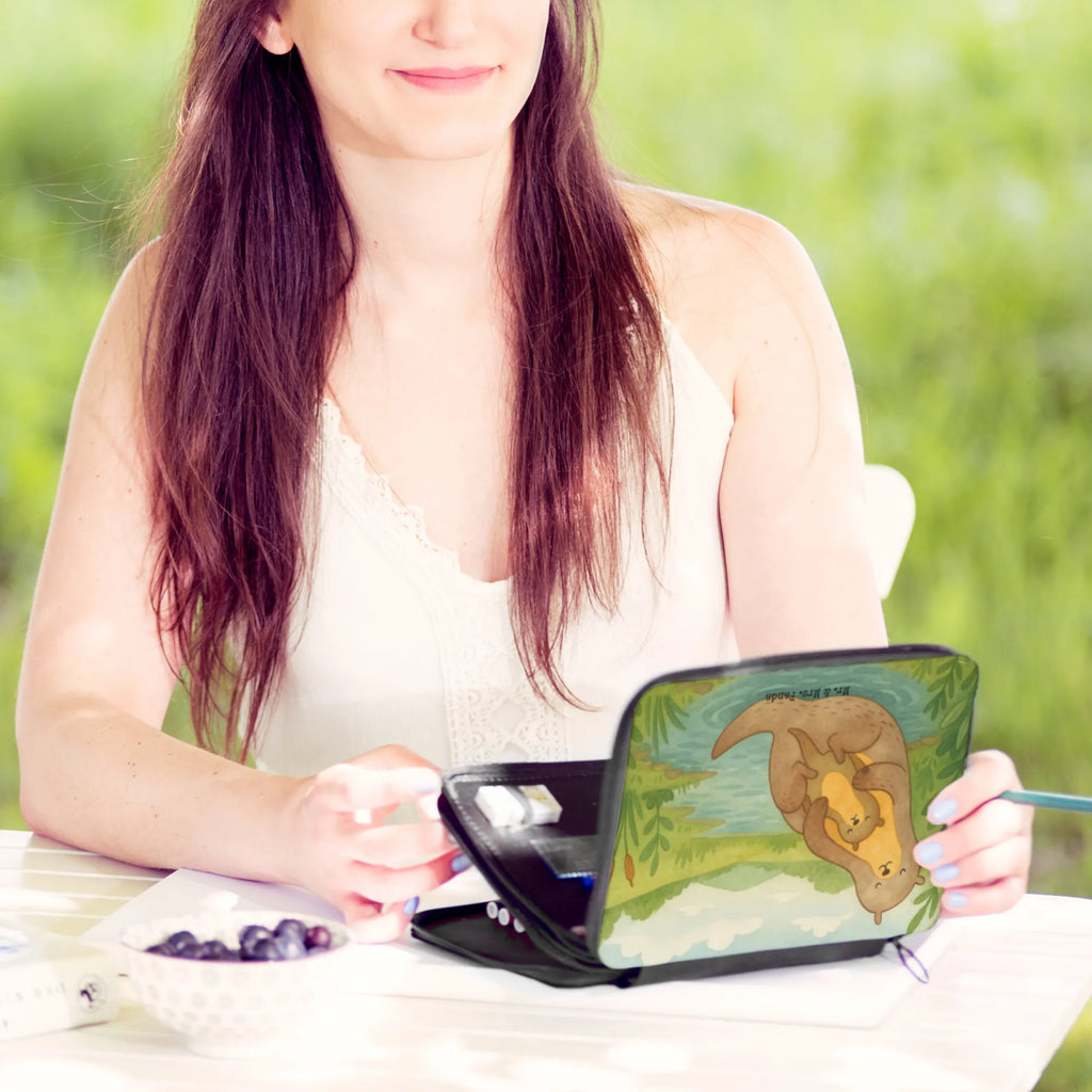 Federmappe Otter Kind Design Federmappe, Stiftetasche, Stifte Etui, Schule, Einschulung, Geschenk, Kind, Schüler, Schülerin, Stifterolle, Federmäppchen, Motiv, Grundschule, Federmäppchen bedruckt, Büro Stifte Etui, Bestückte Federmappe, Kinder Federmappe, Federmappe Einschulung, Otter, Fischotter, Seeotter, Otter Seeotter See Otter