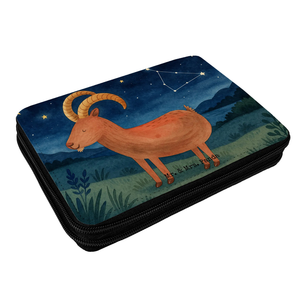 Federmappe Sternzeichen Steinbock Design Federmappe, Stiftetasche, Stifte Etui, Schule, Einschulung, Geschenk, Kind, Schüler, Schülerin, Stifterolle, Federmäppchen, Motiv, Grundschule, Federmäppchen bedruckt, Büro Stifte Etui, Bestückte Federmappe, Kinder Federmappe, Federmappe Einschulung, Tierkreiszeichen, Sternzeichen, Horoskop, Astrologie, Aszendent, Steinböcke, Steinbock Geschenk, Steinbock Sternzeichen, Geschenk Dezember, Geschenk Januar, Geburtstag Dezember, Geburtstag Januar, Ziege, Bock