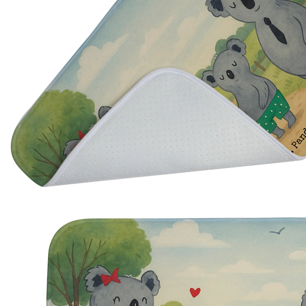 Badematte Koala Familie zwei Design Badvorleger, Badezimmerteppich, Badematte, Badteppich, Duschvorleger, Badgarnitur, Badläufer, Badematten Set, Rutschfester Badvorleger, Weicher Badvorleger, Saugfähiger Badvorleger, Waschbarer Badvorleger, Badvorleger Baumwolle, Badvorleger Mikrofaser, Badvorleger Naturmaterial, Badvorleger Nachhaltig, Badvorleger Für Dusche, Badvorleger Für Badewanne, Badvorleger Für Gäste-WC, Badvorleger Klein, Badvorleger Groß, Rechteckiger Badvorleger, Runder Badvorleger, Badvorleger Modern, Badvorleger Klassisch, Badvorleger Vintage, Badvorleger Design, Badvorleger Gemustert, Badvorleger Weiß, Badvorleger Schwarz, Badvorleger Antirutsch, Badvorleger Teppich, Badezimmer Matte, Bad Fußmatte, Weiche Badezimmermatte, Badematte Rutschfest, Badmatte Waschbar, Teppich Fürs Bad, Familie, Vatertag, Muttertag, Bruder, Schwester, Mama, Papa, Oma, Opa, Koala, Koalabär, beste Familie, Familienzeit, Familienleben, Koalafamilie, Lieblingsfamilie
