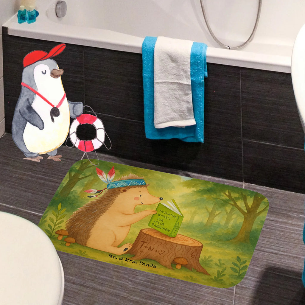 Badematte Igel Federschmuck Design Badvorleger, Badezimmerteppich, Badematte, Badteppich, Duschvorleger, Badgarnitur, Badläufer, Badematten Set, Rutschfester Badvorleger, Weicher Badvorleger, Saugfähiger Badvorleger, Waschbarer Badvorleger, Badvorleger Baumwolle, Badvorleger Mikrofaser, Badvorleger Naturmaterial, Badvorleger Nachhaltig, Badvorleger Für Dusche, Badvorleger Für Badewanne, Badvorleger Für Gäste-WC, Badvorleger Klein, Badvorleger Groß, Rechteckiger Badvorleger, Runder Badvorleger, Badvorleger Modern, Badvorleger Klassisch, Badvorleger Vintage, Badvorleger Design, Badvorleger Gemustert, Badvorleger Weiß, Badvorleger Schwarz, Badvorleger Antirutsch, Badvorleger Teppich, Badezimmer Matte, Bad Fußmatte, Weiche Badezimmermatte, Badematte Rutschfest, Badmatte Waschbar, Teppich Fürs Bad, Waldtiere, Tiere, Igel, Indianer, Abenteuer, Lagerfeuer, Camping