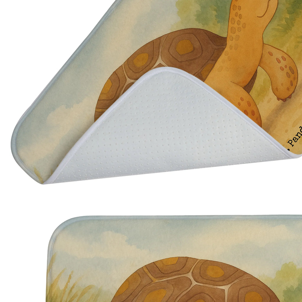 Badematte Schildkröte Marschieren Design Badvorleger, Badezimmerteppich, Badematte, Badteppich, Duschvorleger, Badgarnitur, Badläufer, Badematten Set, Rutschfester Badvorleger, Weicher Badvorleger, Saugfähiger Badvorleger, Waschbarer Badvorleger, Badvorleger Baumwolle, Badvorleger Mikrofaser, Badvorleger Naturmaterial, Badvorleger Nachhaltig, Badvorleger Für Dusche, Badvorleger Für Badewanne, Badvorleger Für Gäste-WC, Badvorleger Klein, Badvorleger Groß, Rechteckiger Badvorleger, Runder Badvorleger, Badvorleger Modern, Badvorleger Klassisch, Badvorleger Vintage, Badvorleger Design, Badvorleger Gemustert, Badvorleger Weiß, Badvorleger Schwarz, Badvorleger Antirutsch, Badvorleger Teppich, Badezimmer Matte, Bad Fußmatte, Weiche Badezimmermatte, Badematte Rutschfest, Badmatte Waschbar, Teppich Fürs Bad, Meerestiere, Meer, Urlaub, Schildkröte, Schildkröten, get lost, Abenteuer, Reiselust, Inspiration, Neustart, Motivation, Lieblingsmensch