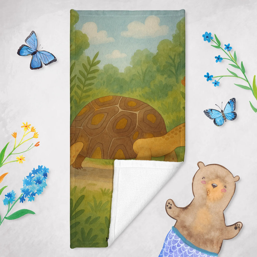 Badehandtuch Schildkröte Marschieren Design Duschtuch, Badetuch, Strandtuch, Saunatuch, Kinder Handtuch, Meerestiere, Meer, Urlaub, Schildkröte, Schildkröten, get lost, Abenteuer, Reiselust, Inspiration, Neustart, Motivation, Lieblingsmensch
