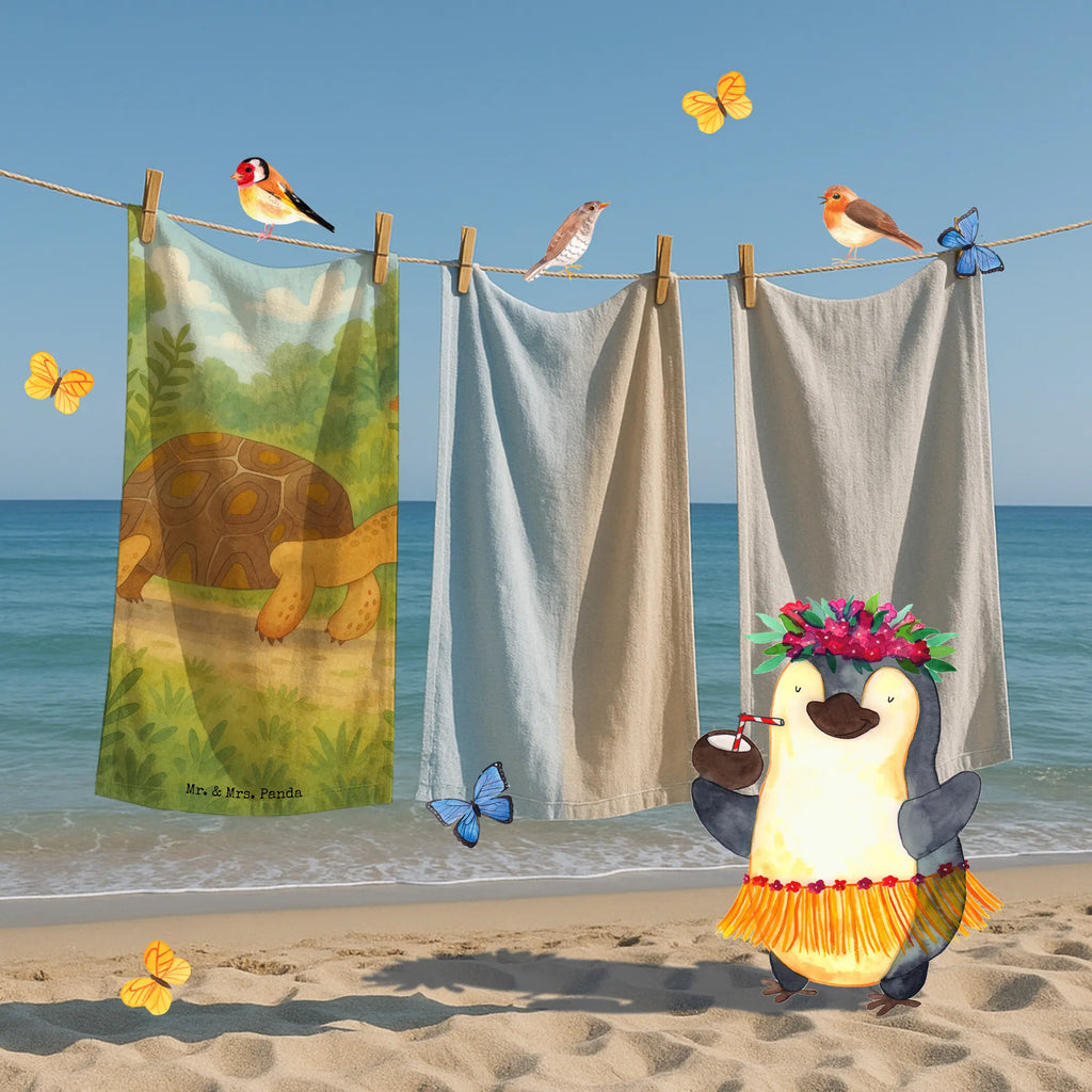 Badehandtuch Schildkröte Marschieren Design Duschtuch, Badetuch, Strandtuch, Saunatuch, Kinder Handtuch, Meerestiere, Meer, Urlaub, Schildkröte, Schildkröten, get lost, Abenteuer, Reiselust, Inspiration, Neustart, Motivation, Lieblingsmensch