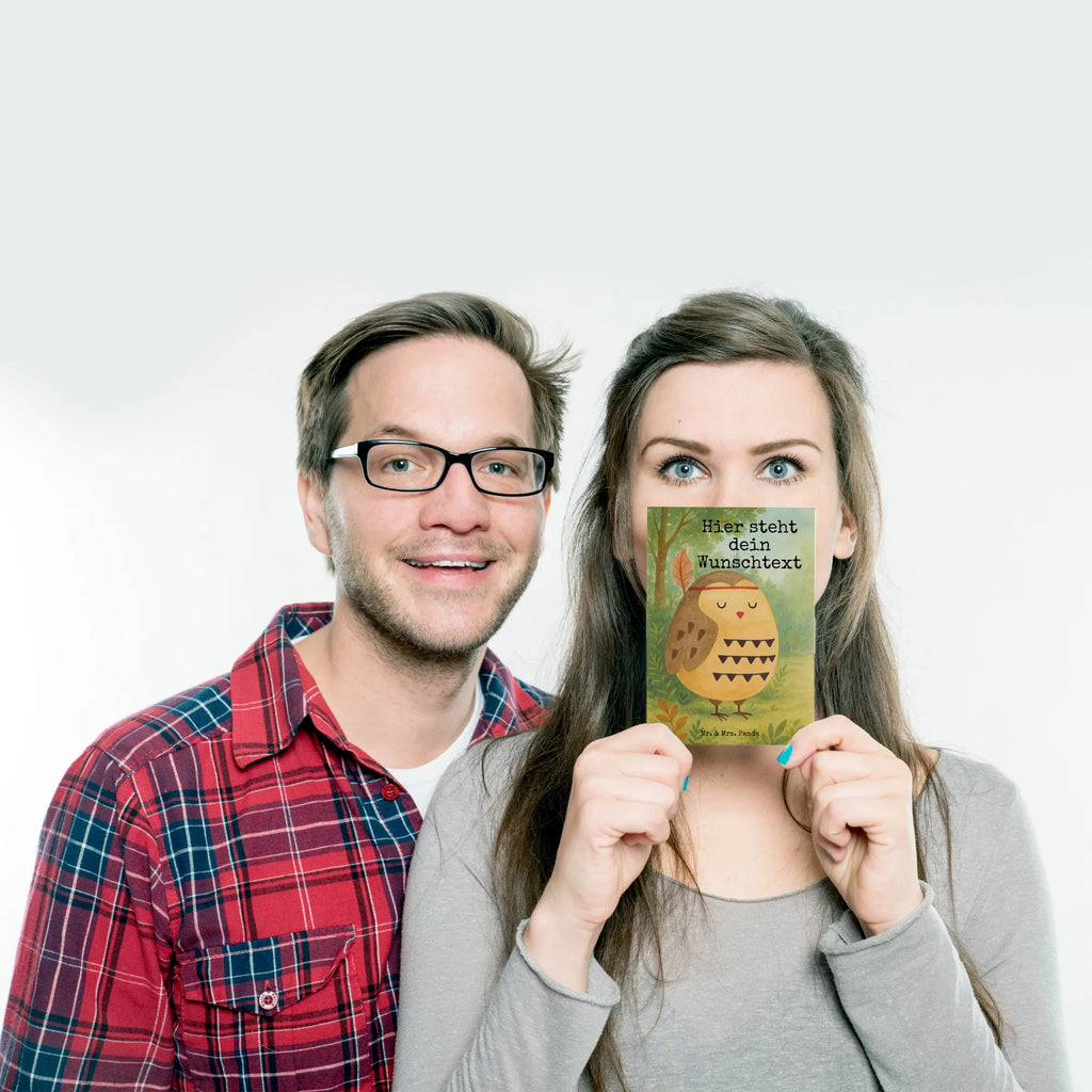Personalisierte Postkarte Eule Federschmuck Design Wanddeko, Geburtstagsgrüße, Ansichtskarte mit Namen, Karte mit Namen, Postkarte mit Namen, Geschenkkarte mit Namen, Postkarte personalisierbar, Karte mit Wunschtext, Ansichtskarte mit Wunschtext, Postkarte bedrucken, Geschenkkarte, Einladung mit Namen, Einladung mit Wunschtext, Grußkarte mit Namen, Grußkarte mit Wunschtext, Postkarte mit Wunschtext, Geschenkkarte mit Wunschtext, Eule, Owl, Dekoration, Eule Deko, Federschmuck, Reisespruch, Das Leben ist ein Abenteuer