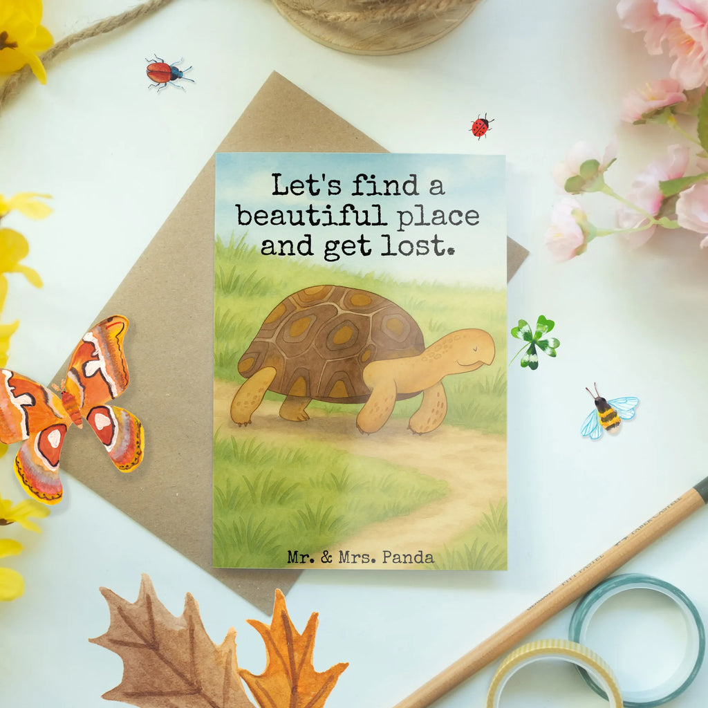 Grußkarte Schildkröte Marschieren Design Grußkarte, Klappkarte, Einladungskarte, Glückwunschkarte, Hochzeitskarte, Geburtstagskarte, Karte, Ansichtskarten, Meerestiere, Meer, Urlaub, Schildkröte, Schildkröten, get lost, Abenteuer, Reiselust, Inspiration, Neustart, Motivation, Lieblingsmensch