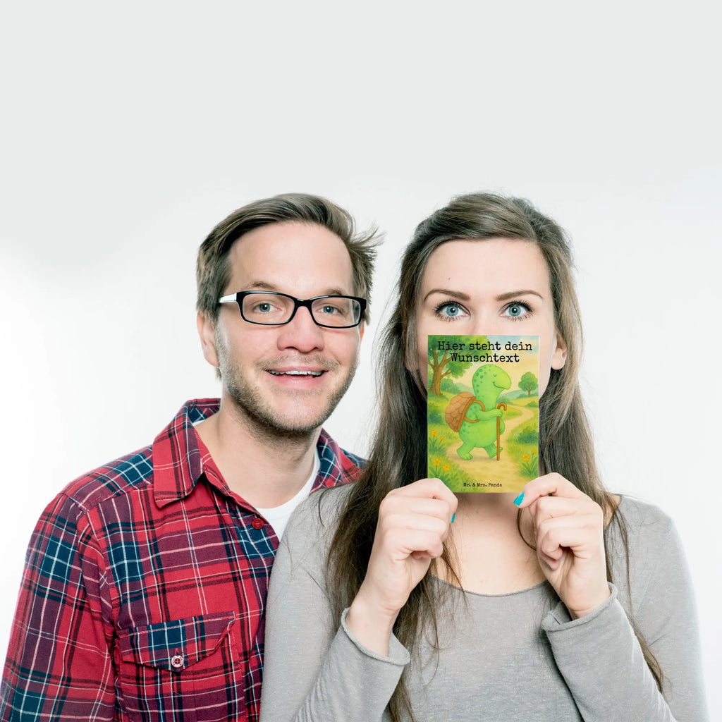 Personalisierte Postkarte Schildkröte Wanderer Design Karte mit Namen, Ansichtskarte mit Namen, Karte mit Wunschtext, Ansichtskarte mit Wunschtext, Einladung mit Namen, Grußkarte mit Namen, Postkarte bedrucken, Postkarte personalisierbar, Geschenkkarte mit Wunschtext, Einladung mit Wunschtext, Grußkarte mit Wunschtext, Postkarte mit Namen, Postkarte mit Wunschtext, Geschenkkarte mit Namen, Schildkröte, Schildkröten, Motivationsspruch, Neuanfang, Motivationssprüche, Motivation