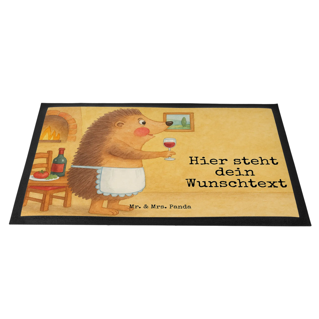 Personalisierte Fußmatte Igel Wein Design Bedrucken, Türvorleger personalisiert, Fußmatte mit Namen, Wunschnamen, Fußmatte bedrucken, Personalisierte Fußmatte, Personalisieruung, Türvorleger mit Namen, Haustürmatte personalisiert, Namensfussmatte, Personalisiert, Tiermotive, Gute Laune, lustige Sprüche, Tiere, Wein trinken, Weißwein, Wein Spruch, Rotwein, Igel, Geschenk Weinliebhaber, Wein Deko, Weinglas, Geschenk Weintrinker