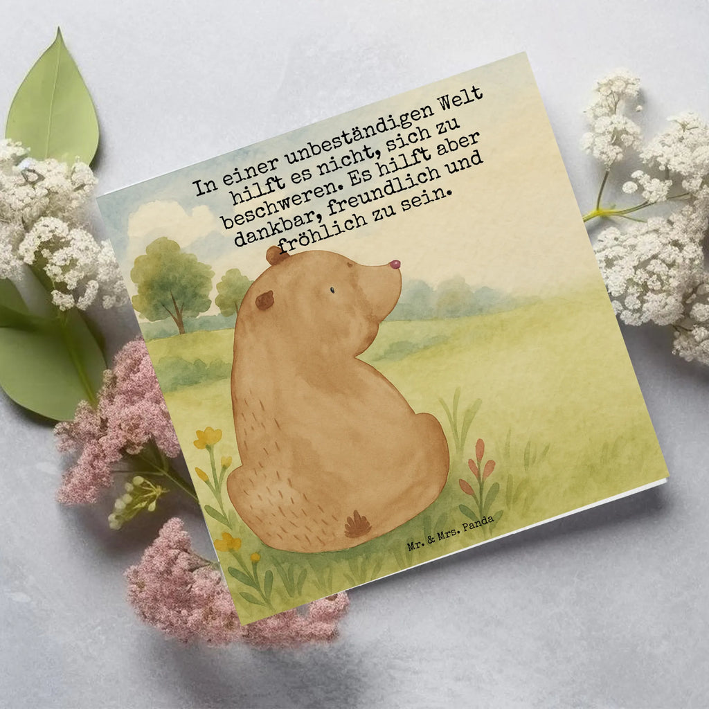 Deluxe Karte Bär Schulterblick Design Karte, Grußkarte, Klappkarte, Einladungskarte, Glückwunschkarte, Hochzeitskarte, Geburtstagskarte, Hochwertige Grußkarte, Hochwertige Klappkarte, Bär, Teddy, Teddybär, Selbstachtung, Weltansicht, Motivation, Bären, Bärenliebe, Weisheit