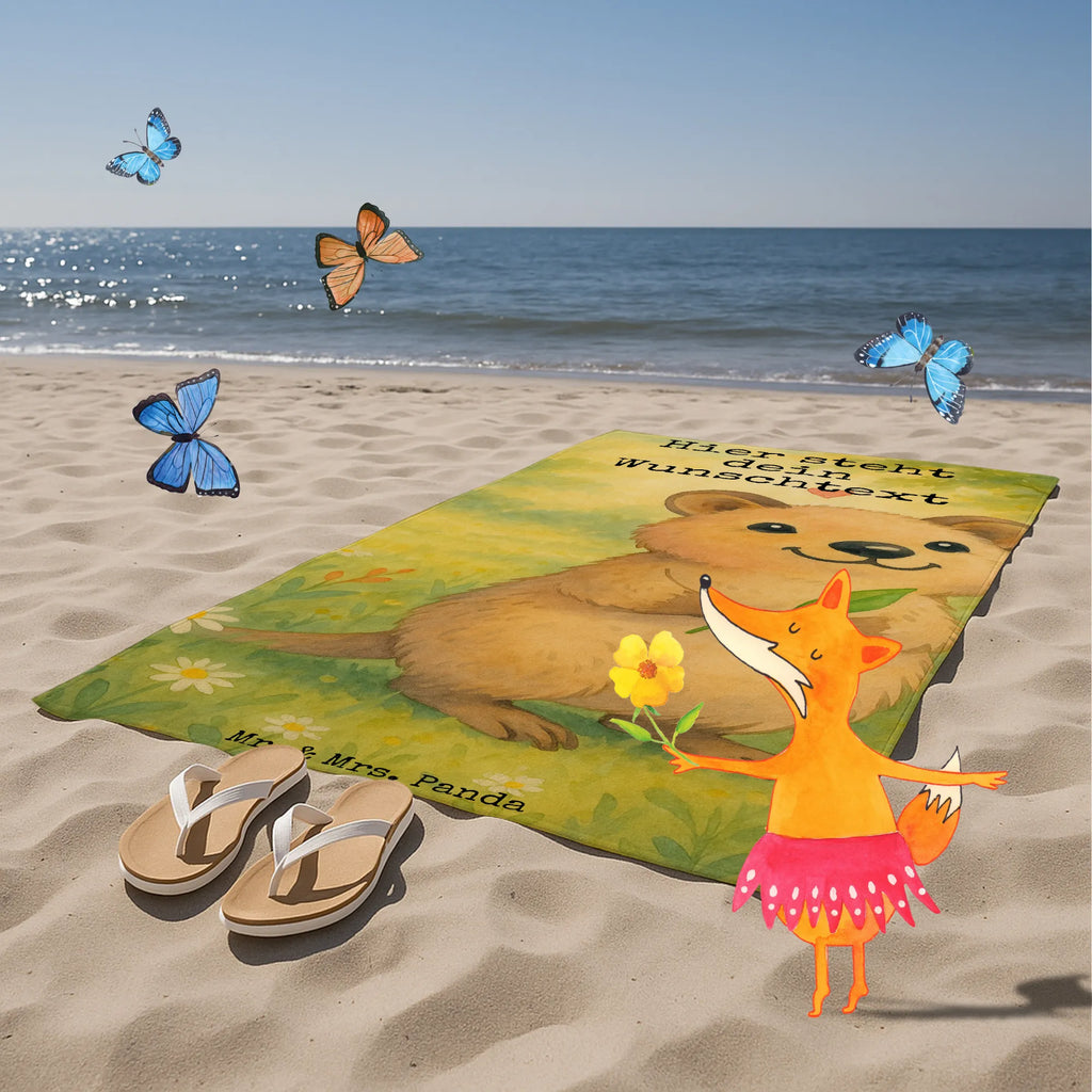 Personalized Bath Towel Quokka Happy Design Personalisiertes Handtuch, Personalisiertes Badetuch, Duschtuch mit Namen, Badetuch mit Namen, Kinder Handtuch mit Namen, Saunatuch mit Namen, Strandtuch mit Namen, Tiermotive, Gute Laune, lustige Sprüche, Tiere, Dinge erledigen, Aufschieberitis, Quokka, Niedliches Tier, Lustiger Spruch, Verschieben