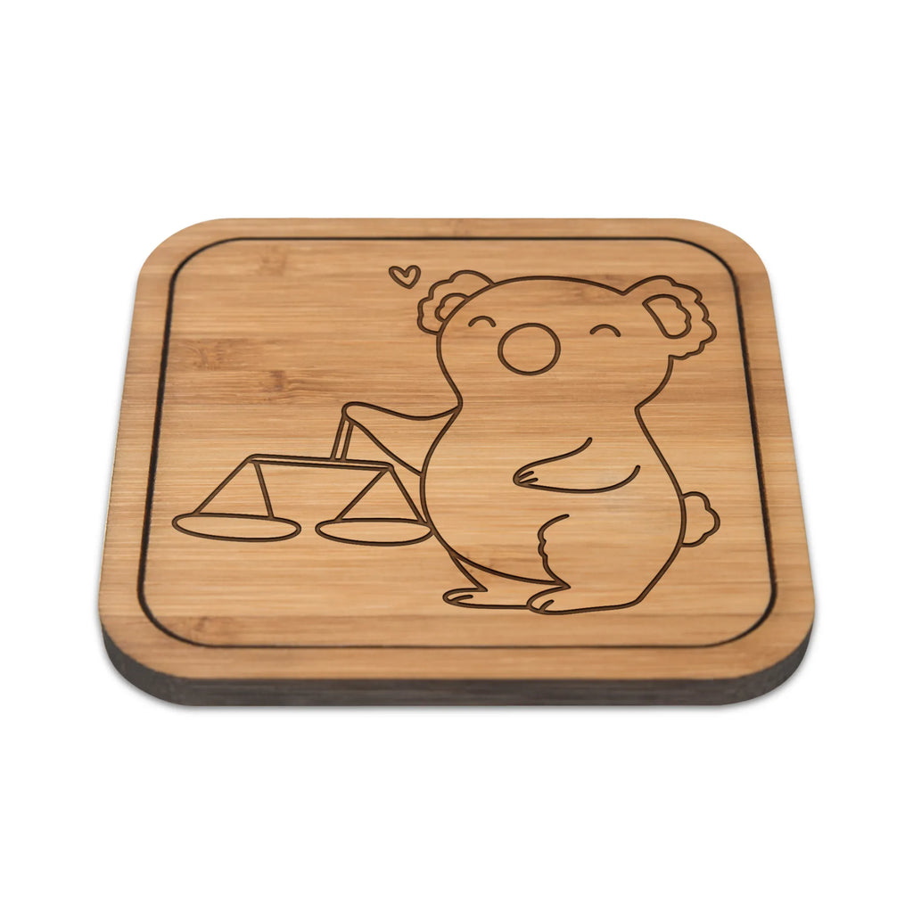 Kwadratowa podkładka Waga Astrologia Untersetzer Aus Holz Quadratisch, Schieferuntersetzer Quadratisch, Untersetzer Büro, Hitzebeständiger Untersetzer, Robuster Untersetzer, Dekorativer Untersetzer Quadratisch, Untersetzer Aus Filz, Untersetzer Geschenk, Bambusuntersetzer Quadratisch, Untersetzer 6er Set, Getränkeuntersetzer, Becheruntersetzer, Design Untersetzer, Filzuntersetzer Quadratisch, Moderner Tischuntersetzer, Quadratischer Untersetzer, Untersetzer 4er Set, Getränkeunterlage, Umweltfreundlicher Untersetzer, Untersetzer Aus Kork, Tischschoner, Untersetzer Für Wohnzimmer, Untersetzer Quadratisch, Unterlage Für Becher, Tassenunterlage, Untersetzer Für Esstisch, Untersetzer Für Küche, Kratzschutz Für Tisch, Glasunterlage, Coaster Quadratisch, Bierdeckel, Unterlage Für Gläser, nachhhaltig Unterstzer, Handgemachter Untersetzer, Glasuntersetzer, Holzuntersetzer Quadratisch, Korkuntersetzer Quadratisch, Klassischer Getränkeuntersetzer, Keramikuntersetzer, Tassen Schutz, Nachhaltiger Untersetzer, Unterlage Für Tassen, Tassenuntersetzer, Tischuntersetzer Quadratisch, Rutschfester Untersetzer, Gläser Schutz, Tierkreiszeichen, Sternzeichen, Horoskop, Astrologie, Aszendent, Geschenk, Geburtstagsgeschenk, Waage, Geschenk zum Geburtstag