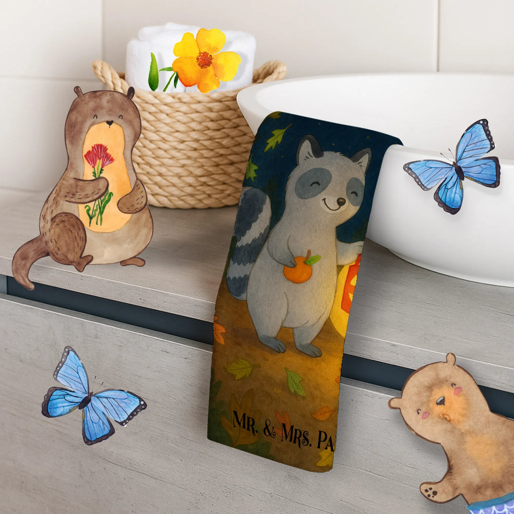 Ręcznik dla gości szop pracz latarnia Design Gästehandtuch, Gästehandtücher, Handtuch Für Gäste, Gäste-Tuch, Kleines Handtuch, Handtuch Klein, Waschhandtuch, Handtuch Für Gäste-WC, Handtuch Für Toilette, Gästehandtuch Bad, Gästehandtuch Badezimmer, Handtuch Gästezimmer, Gästehandtuch Für Hotels, Gästehandtuch 30x50, Gästehandtuch Set, Gästehandtuch Baumwolle, Gästehandtuch Bio Baumwolle, Gästehandtuch Saugfähig, Gästehandtuch Weich, Gästehandtuch Hochwertig, Gästehandtuch Pflegeleicht, Gästehandtuch Waschbar, Gästehandtuch Strapazierfähig, Gästehandtuch Schnell Trocknend, Gästehandtuch Weiß, Gästehandtuch Beige, Gästehandtuch Grau, Gästehandtuch Schwarz, Gästehandtuch Bunt, Gästehandtuch Mit Muster, Gästehandtuch Mit Bordüre, Gästehandtuch Modern, Gästehandtuch Klassisch, Handtuch Gästeformat, Gästehandtuch Nachhaltig, Gästehandtuch Ökologisch, Halloween, Deko, Martinssingen, Dekoration, Geschenke, Schenken, Halloween Deko, Trick or Treat, Süßes sonst gibt's saures, Waschbär, Laterne, Herbst