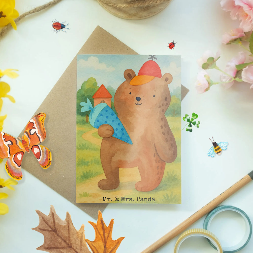 Greetings card bear School cone Design Grußkarte, Klappkarte, Einladungskarte, Glückwunschkarte, Hochzeitskarte, Geburtstagskarte, Karte, Ansichtskarten, Bär, Teddy, Teddybär, Bär Motiv, Schultüte, Erster Schultag Geschenk, Einschulung Geschenk, Schule Geschenk, Grundschule, Schulanfang, Schulbeginn