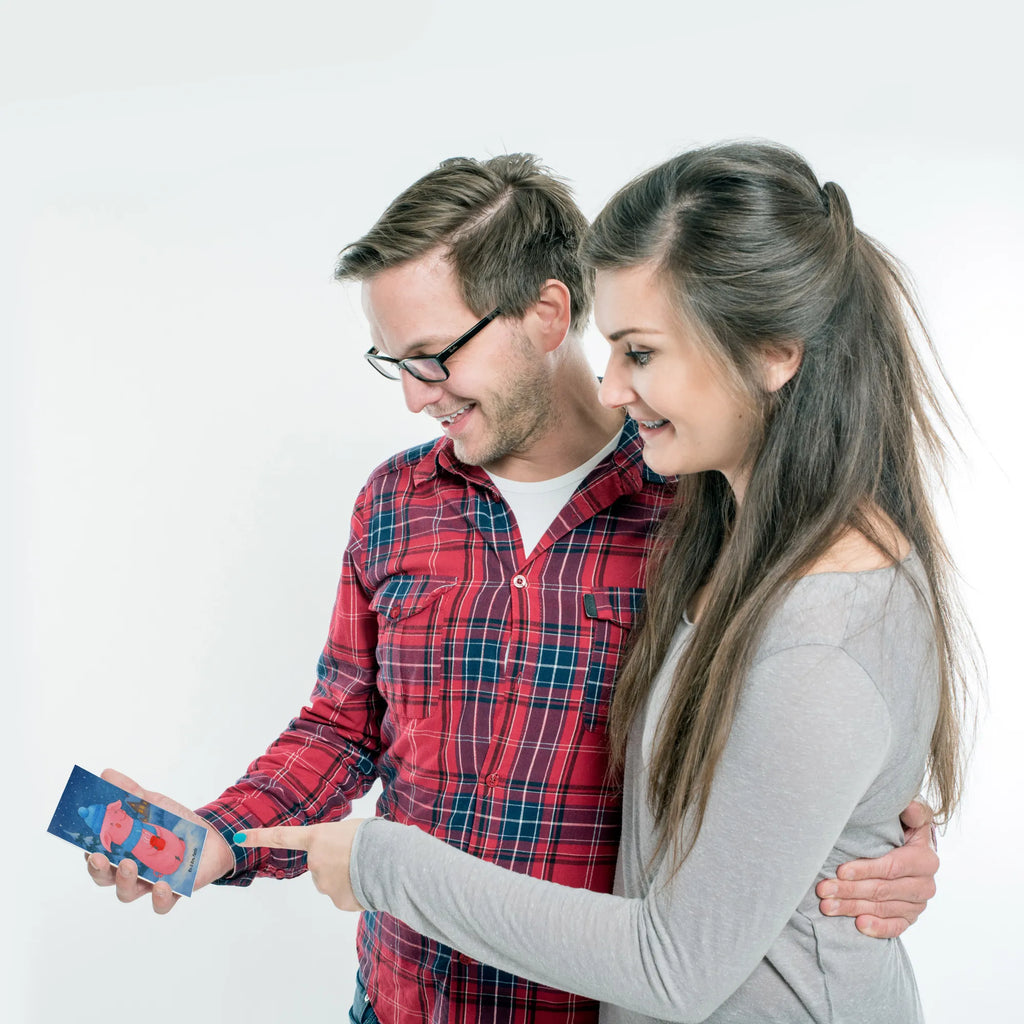 Postcard Pig Mulled wine Design Postkarte, Karte, Geschenkkarte, Grußkarte, Einladung, Ansichtskarte, Geburtstagskarte, Einladungskarte, Dankeskarte, Ansichtskarten, Einladung Geburtstag, Einladungskarten Geburtstag, Winter, Weihnachten, Weihnachtsdeko, Nikolaus, Advent, Heiligabend, Wintermotiv, Glühschwein, Glühwein, Weihnachtsmarkt, Punsch