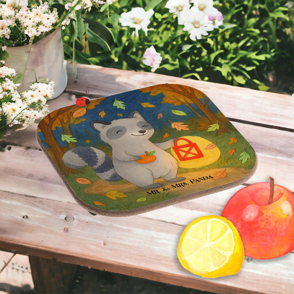 Untersetzer Waschbär Laterne Design Korkuntersetzer, Holzuntersetzer, Untersetzer aus Holz, Untersetzer Design, Bierdeckel, Untersetzer Gläser, Glasuntersetzer, Tassen Untersetzer, Untersetzer für Gläser, Getränkeuntersetzer, Untersetzer Holz, Untersetzer, Halloween, Deko, Martinssingen, Dekoration, Geschenke, Schenken, Herbst, Süßes sonst gibt's saures, Laterne, Halloween Deko, Waschbär, Trick or Treat