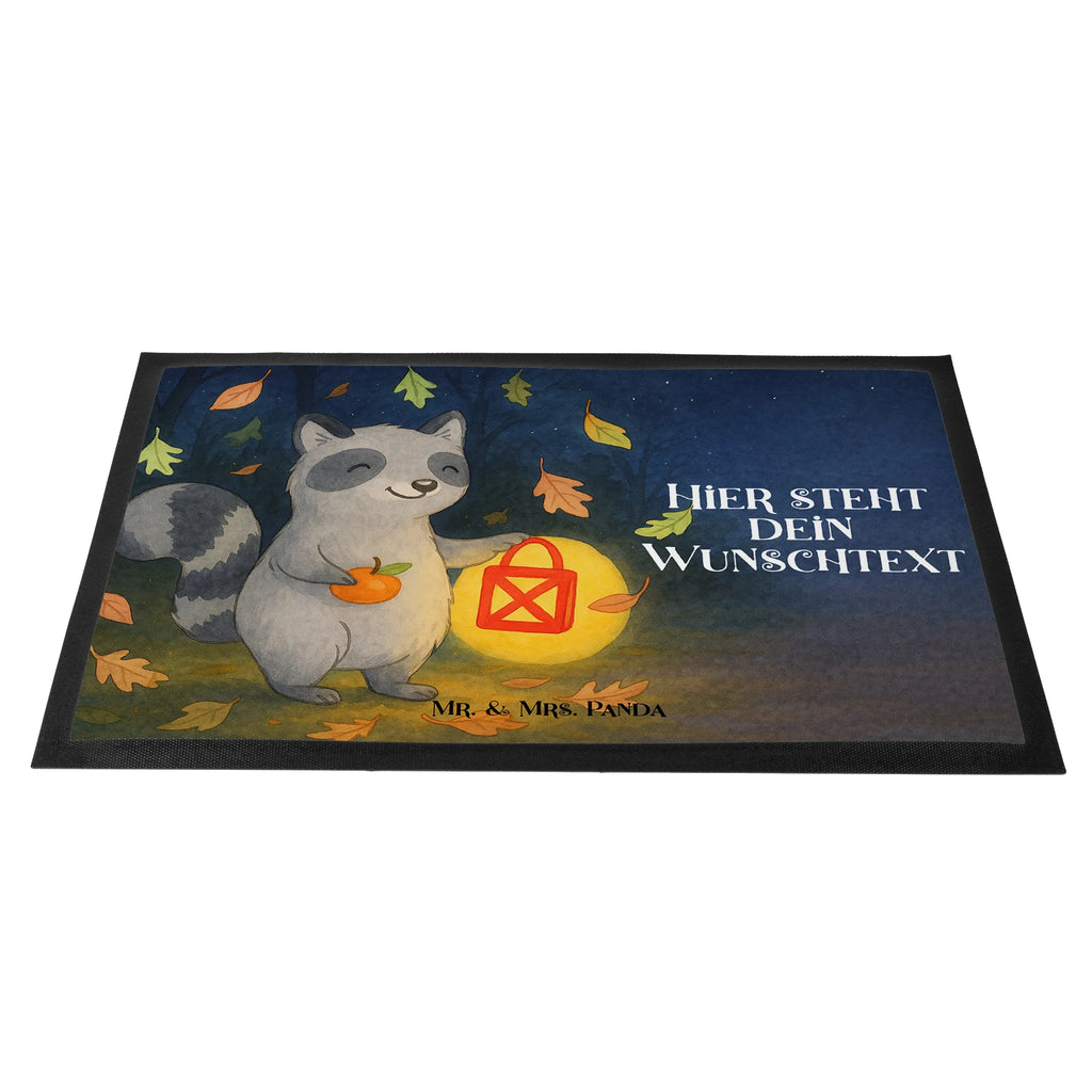 Personalized doormat Raccoon Lantern Design Namensfussmatte, Fußmatte bedrucken, Wunschnamen, Personalisieruung, Türvorleger mit Namen, Türvorleger personalisiert, Bedrucken, Personalisiert, Haustürmatte personalisiert, Personalisierte Fußmatte, Fußmatte mit Namen, Halloween, Deko, Martinssingen, Dekoration, Geschenke, Schenken, Trick or Treat, Laterne, Halloween Deko, Waschbär, Süßes sonst gibt's saures, Herbst