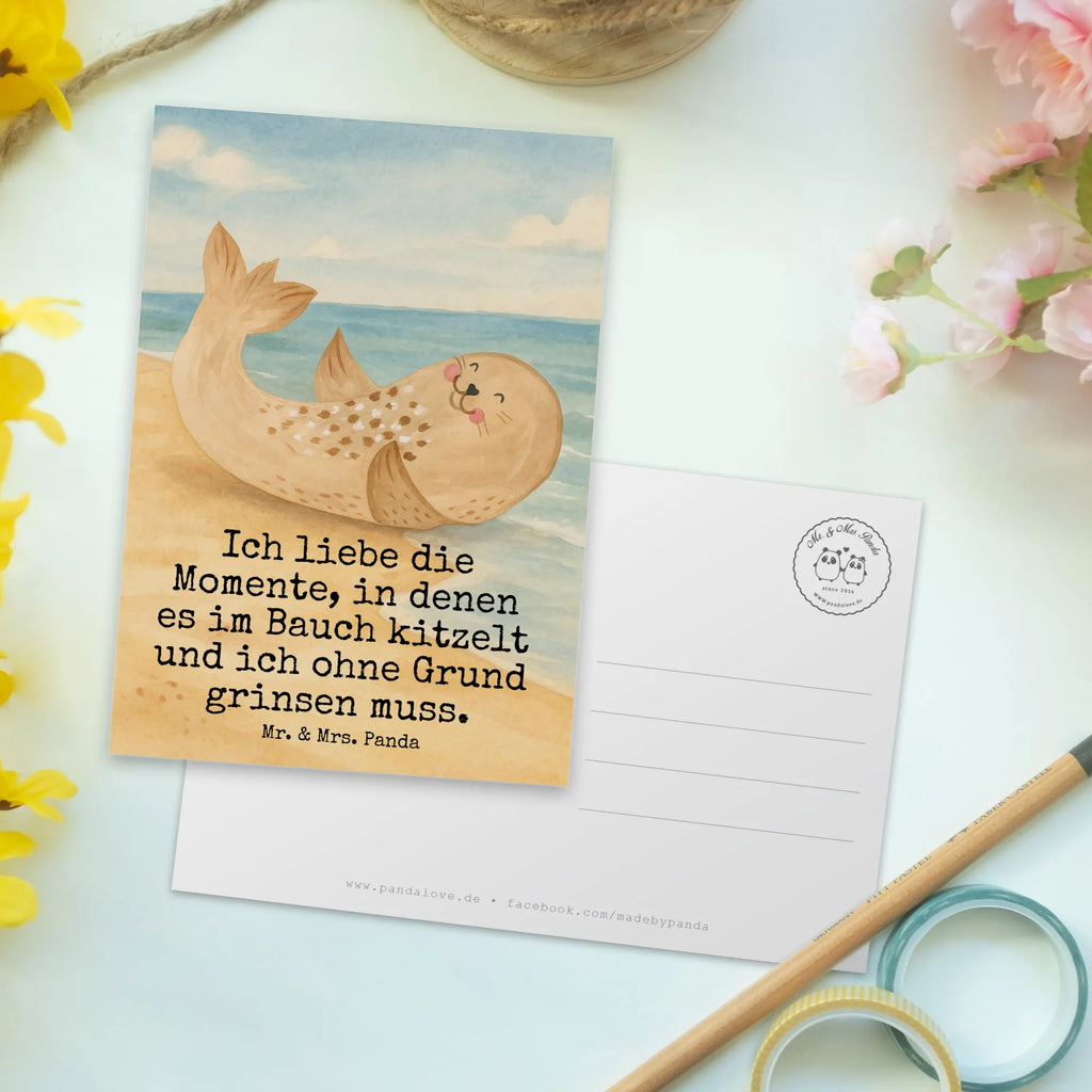 Postkarte Robbe Liegen Design Postkarte, Karte, Geschenkkarte, Grußkarte, Einladung, Ansichtskarte, Geburtstagskarte, Einladungskarte, Dankeskarte, Ansichtskarten, Einladung Geburtstag, Einladungskarten Geburtstag, Tiermotive, Gute Laune, lustige Sprüche, Tiere, Robbe, Robben, Seehund, Strand, Meerestier, Ostsee, Nordsee, Lachen, Freude