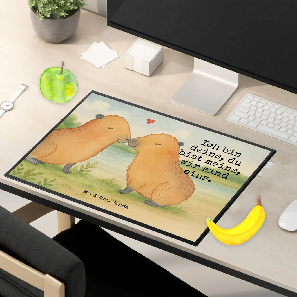 Schreibtischunterlage Capybara Liebe Design Schreibtischunterlage Groß, Büroartikel, Schreibtisch Unterlagen, Schreibunterlage, Schreibwaren, Bürobedarf, Schreibtischauflage, Tiermotive, Gute Laune, lustige Sprüche, Tiere, Beziehung, Romantisches Geschenk, Tierliebe, Liebesbeweis, Verschmolzen, Liebesspruch, Partnertiere, Geschenkidee, Ich bin deins, Jahrestag, Capybara, Paar, Ehejubiläum, Liebe, Herzlich, Valentinstag, verliebt, Du bist meins, Handgezeichnet, Kuschel Capybaras