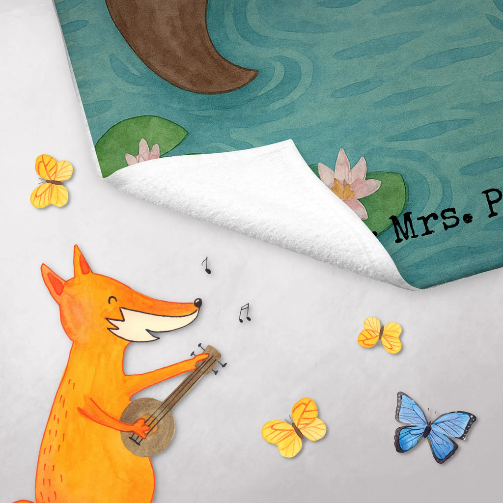 Personalisiertes Gästehandtuch Otter Seerose Design Gästehandtuch Beige Mit Gravur, Gästehandtuch Schwarz Mit Namen, Gästehandtuch Saugfähig Mit Wunschtext, Gästehandtuch Bunt Personalisiert, Gästehandtuch Weiß Mit Namen, Gästehandtuch Baumwolle Mit Namen, Gästehandtuch Bio Baumwolle Mit Text, Gästehandtuch Ökologisch Mit Namen, Kleines Handtuch Personalisiert, Gästehandtuch Set Personalisiert, Gästehandtuch Mit Bordüre Und Wunschtext, Gästehandtuch Strapazierfähig Mit Text, Waschhandtuch Mit Wunschtext, Gästehandtücher Mit Wunschtext, Gästehandtuch Mit Namen, Gästehandtuch Waschbar Mit Name, Gäste-Tuch Mit Wunschtext, Handtuch Für Gäste Mit Name, Gästehandtuch Klassisch Mit Wunschtext, Gästehandtuch Nachhaltig Personalisiert, Gästehandtuch Grau Mit Wunschtext, Gästehandtuch Weich Mit Namen, Gästehandtuch Bad Mit Wunschtext, Gästehandtuch Mit Muster Und Name, Gästehandtuch Modern Mit Namen, Handtuch Für Toilette Personalisiert, Gästehandtuch Schnell Trocknend Mit Wunschtext, Personalisiertes Gästehandtuch, Gästehandtuch Pflegeleicht Mit Gravur, Gästehandtuch Hochwertig Personalisiert, Gästehandtuch Für Hotels Mit Gravur, Handtuch Für Gäste-WC Mit Name, Gästehandtuch Badezimmer Personalisiert, Handtuch Gästezimmer Mit Namen, Handtuch Klein Mit Namen, Gästehandtuch 30x50 Mit Name, Handtuch Gästeformat Mit Gravur, Otter, Fischotter, Seeotter, Otter Seeotter See Otter