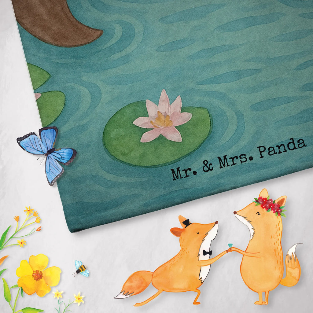 Personalized Bath Towel otter Water Lily Design Badetuch mit Namen, Kinder Handtuch mit Namen, Duschtuch mit Namen, Strandtuch mit Namen, Saunatuch mit Namen, Personalisiertes Badetuch, Personalisiertes Handtuch, Otter, Fischotter, Seeotter, Otter Seeotter See Otter