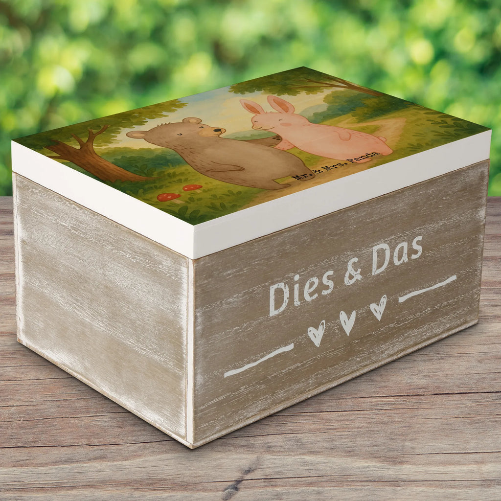 Holzkiste Bär und Hase Umarmen Design erinnerungsbox hochzeit, Holzkiste, Truhe, holz aufbewahrungsbox, Aufbewahrungsbox, erinnerungsbox baby, aufbewahrungsbox holz, Erinnerungskiste, schmuckkästchen, Erinnerungsbox, dekorative holzkiste, Schatulle, holzbox, ordnungsbox, Schatzkiste, holzbox mit deckel, box aus holz, Dekokiste, holzboxen, deko box, holztruhe, aufbewahrungsbox aus holz, holzkisten, Kiste, Geschenkbox, aufbewahrungskiste, holzkiste mit deckel, Freundin, Ehefrau, Freund, Jahrestag, Ehemann, Partner, Liebesgeschenk, Verlobung, Heiratsantrag, Heiraten, Hocheitstag, Liebe, Bär, Hase, Bärchen, best friends, Freunde, bester Freund