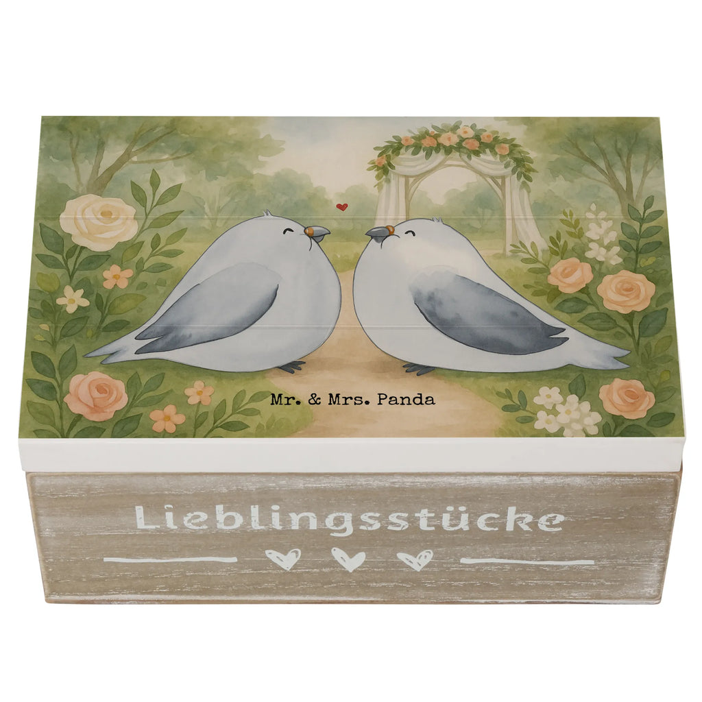 Holzkiste Tauben Liebe Design Truhe, Erinnerungskiste, Schatulle, Holzkiste, Geschenkdose, Dekokiste, Erinnerungsbox, XXL, Aufbewahrungsbox, Schatzkiste, Kiste, Geschenkbox, Hochzeit, Hochzeitsgeschenk, Ehe, Hochzeitsfeier, Trauung, Trauungsgeschenk, Hochzeitskarte, Verlobungsfeier, Verlobungsgeschenk, Hochzeitsgeschenkideen, Hochzeitsgeschenke für Brautpaar, Tauben, Taube, Turteltaube, Liebe, Paar, Freund, Paargeschenk, Turteltauben, Freundin