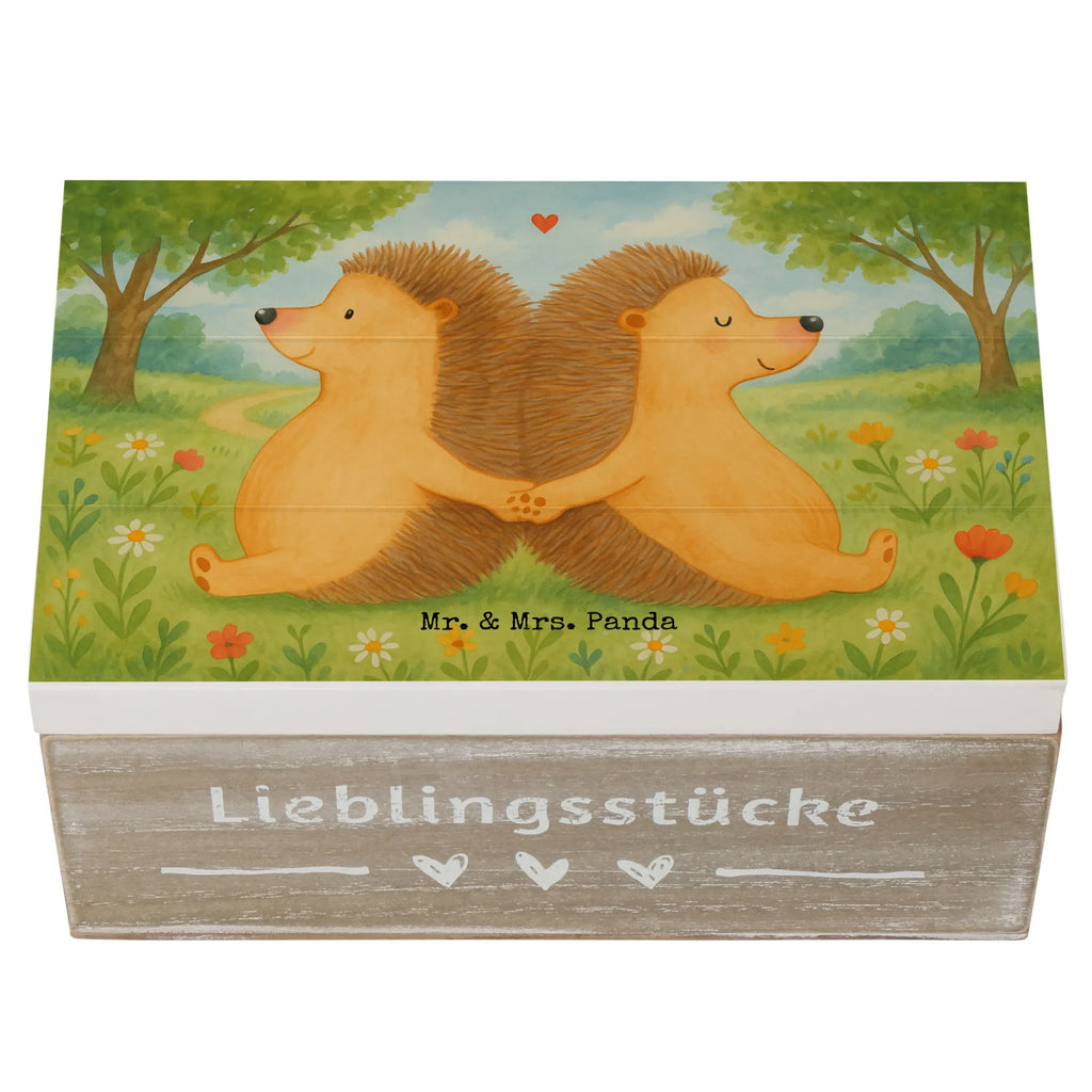 Holzkiste Igel händchenhaltend Design Schatzkiste, Geschenkdose, Geschenkbox, Schatulle, Aufbewahrungsbox, Dekokiste, XXL, Truhe, Kiste, Erinnerungskiste, Holzkiste, Erinnerungsbox, Liebe, Partner, Freund, Freundin, Ehemann, Ehefrau, Heiraten, Verlobung, Heiratsantrag, Liebesgeschenk, Jahrestag, Hocheitstag, Love, Liebesbeweis, Igel, Lieblingsmensch, Gemeinsamkeit, Liebesbotschaft, Hand in Hand, große Liebe, Geschenk für zwei, Hochzeit, Igelliebe