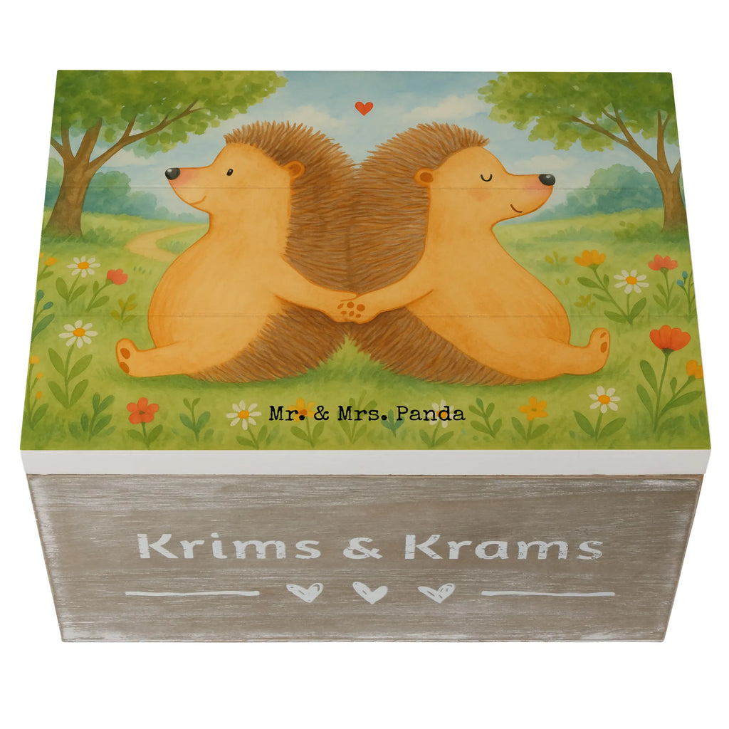 Holzkiste Igel händchenhaltend Design Schatzkiste, Geschenkdose, Geschenkbox, Schatulle, Aufbewahrungsbox, Dekokiste, XXL, Truhe, Kiste, Erinnerungskiste, Holzkiste, Erinnerungsbox, Liebe, Partner, Freund, Freundin, Ehemann, Ehefrau, Heiraten, Verlobung, Heiratsantrag, Liebesgeschenk, Jahrestag, Hocheitstag, Love, Liebesbeweis, Igel, Lieblingsmensch, Gemeinsamkeit, Liebesbotschaft, Hand in Hand, große Liebe, Geschenk für zwei, Hochzeit, Igelliebe