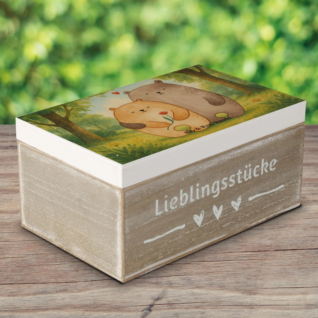 Holzkiste Bären Liebe Design Schatzkiste, Erinnerungskiste, Dekokiste, Holzkiste, Geschenkbox, Schatulle, Geschenkdose, XXL, Kiste, Erinnerungsbox, Truhe, Aufbewahrungsbox, Liebe, Partner, Freund, Freundin, Ehemann, Ehefrau, Heiraten, Verlobung, Heiratsantrag, Liebesgeschenk, Jahrestag, Hocheitstag, Bären, Verlobt, Bärchen, Hochzeitstag, Bär, Verheiratet, Geschenk Hochzeit, Geschenk Freundin, Geschenk Freund, Verliebt, Liebesbeweis