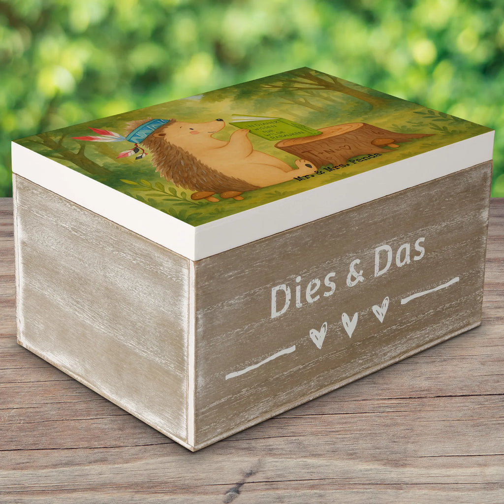 Holzkiste Igel Federschmuck Design Aufbewahrungsbox aus Holz, Holzkisten, Box aus Holz, holzkästchen, kiste holz, Holz Aufbewahrungsbox, aufbewahrungskiste mit deckel, aufbewahrungstruhe, Aufbewahrungsbox, aufbewahrungsboxen, Holzkiste, Holztruhe, Holzbox mit Deckel, holztruhen, Schatulle, Holzbox, Holzboxen, Aufbewahrungsbox Holz, Aufbewahrungskiste, aufbewahrungskisten, truhe holz, Holzkiste mit Deckel, holzschatulle, box holz, holzschachtel, Waldtiere, Tiere, Indianer, Camping, Lagerfeuer, Igel, Abenteuer