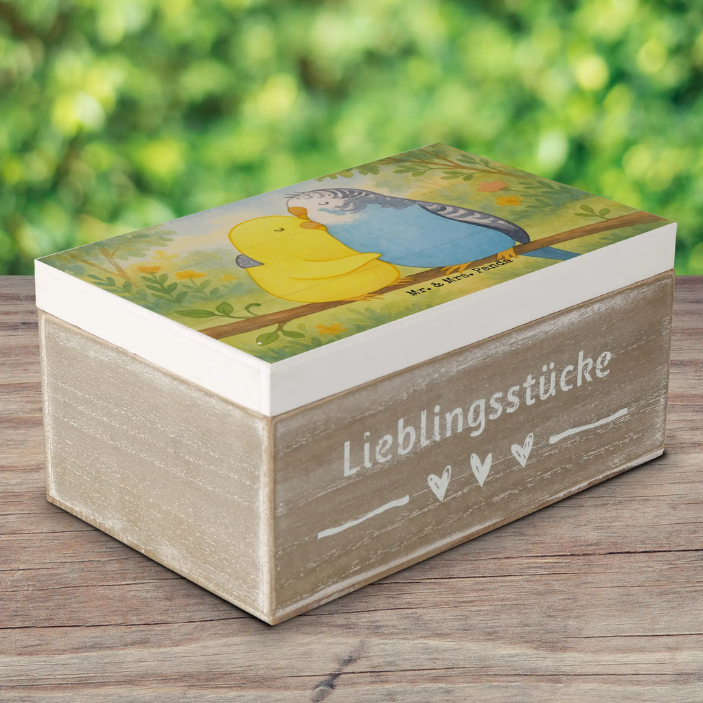 Holzkiste Wellensittich Liebe Design Schatzkiste, Truhe, Kiste, Aufbewahrungsbox, Geschenkbox, XXL, Erinnerungskiste, Schatulle, Dekokiste, Holzkiste, Geschenkdose, Erinnerungsbox, Liebe, Partner, Freund, Freundin, Ehemann, Ehefrau, Heiraten, Verlobung, Heiratsantrag, Liebesgeschenk, Jahrestag, Hocheitstag, Kuscheln, Vögel, Wellensittich, Vertrauen, Nähe