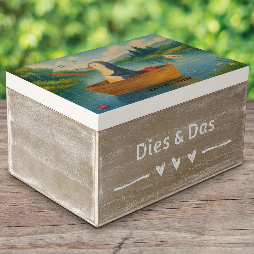 Holzkiste Pinguin Angelboot Design Geschenkbox, Geschenkdose, Dekokiste, Truhe, Erinnerungskiste, Holzkiste, Erinnerungsbox, Kiste, Aufbewahrungsbox, Schatzkiste, XXL, Schatulle, Pinguin, Trennung, Neustart, Pinguine, genießen, Geschenkidee Liebeskummer, Angelboot, Lebenslust, Neuanfang, Motivation, Angeln, Scheidung, Boot, Leben
