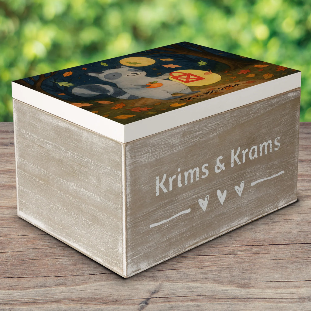 Holzkiste Waschbär Laterne Design Erinnerungskiste, Schatzkiste, Dekokiste, Holzkiste, Truhe, Erinnerungsbox, XXL, Kiste, Geschenkbox, Aufbewahrungsbox, Geschenkdose, Schatulle, Halloween, Deko, Martinssingen, Dekoration, Geschenke, Schenken, Laterne, Süßes sonst gibt's saures, Halloween Deko, Waschbär, Herbst, Trick or Treat